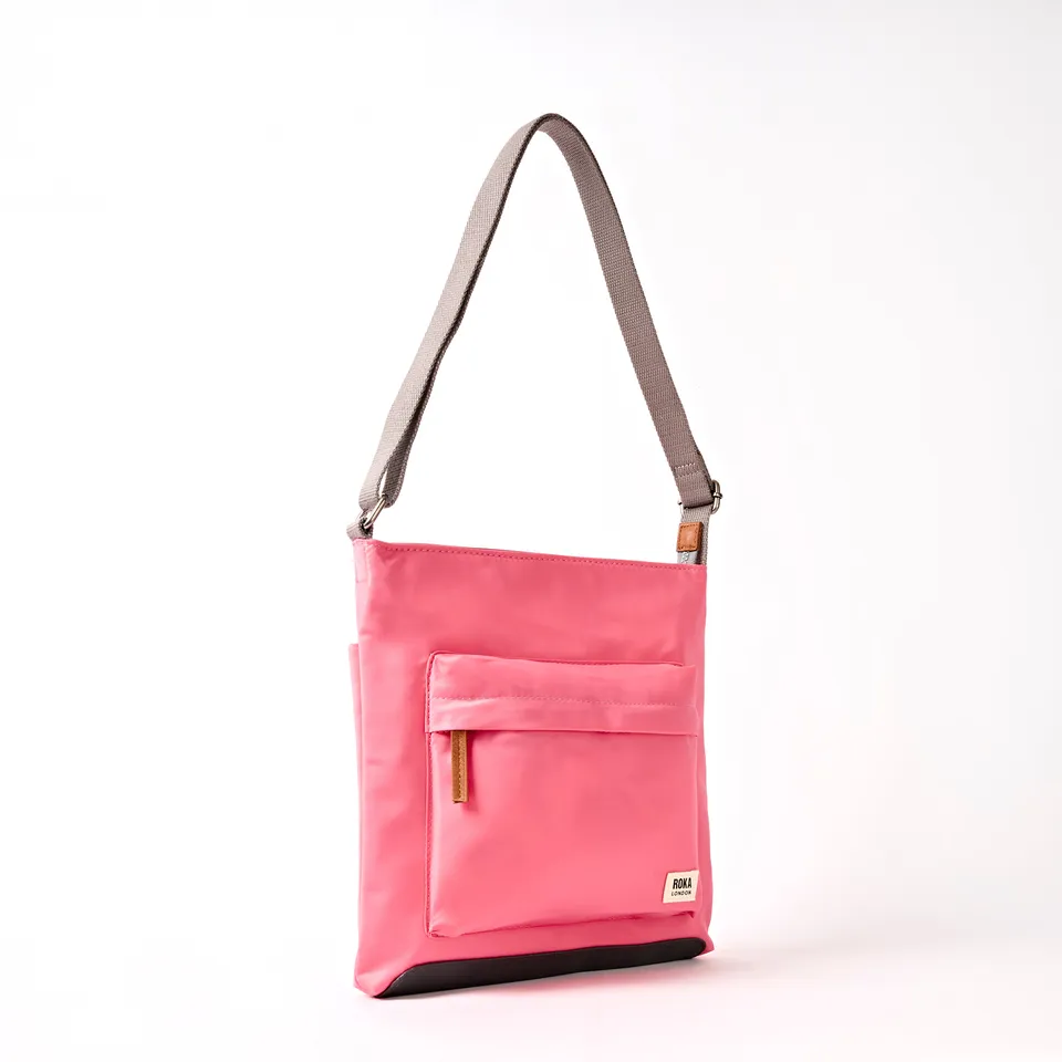 Roka London Kennington crossbody Pink Lemonade Medium vanntett