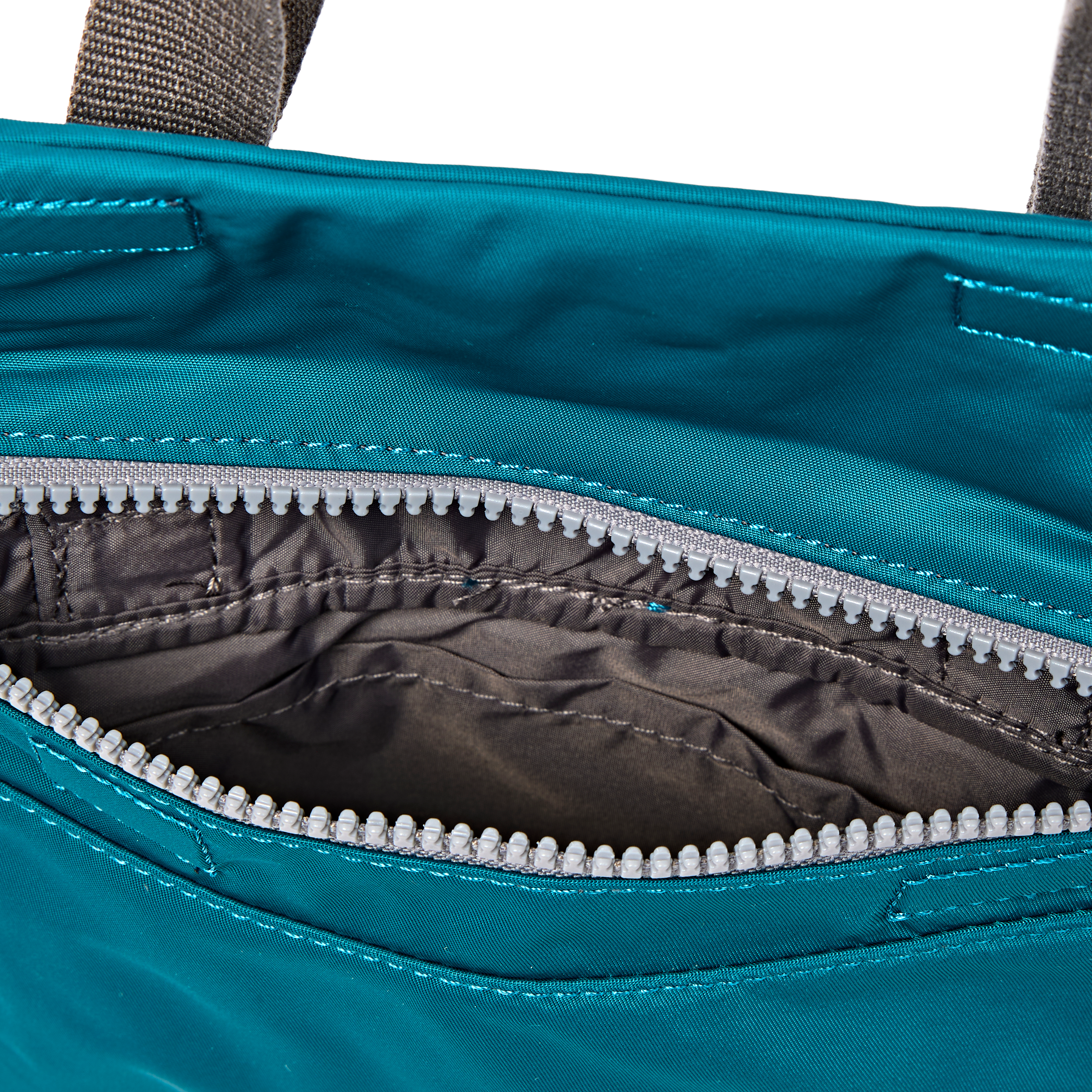 Roka London Stratford crossbody Small North Sea værbestandig