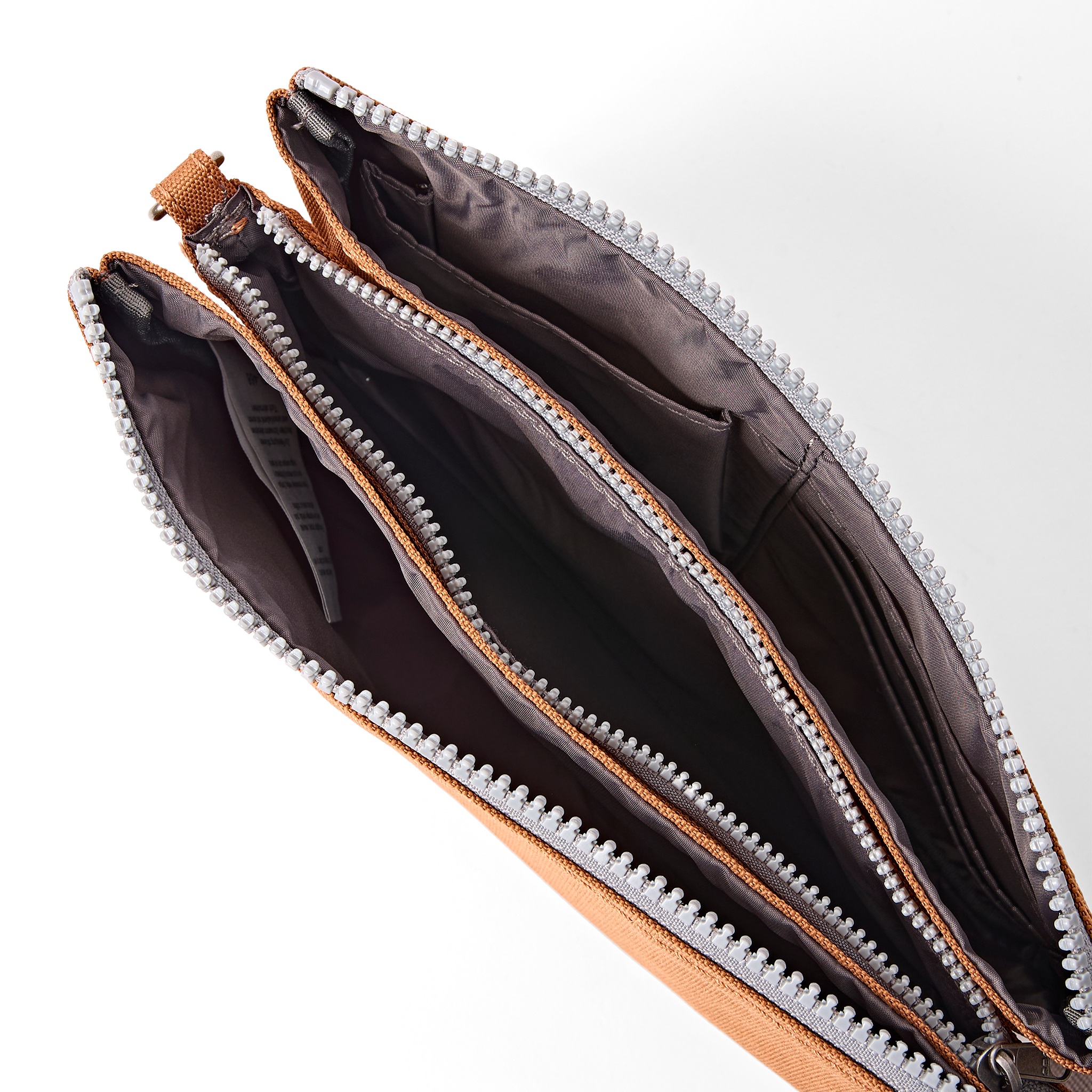 Roka London Carnaby XL crossbody Cinnamon 0,5 liter