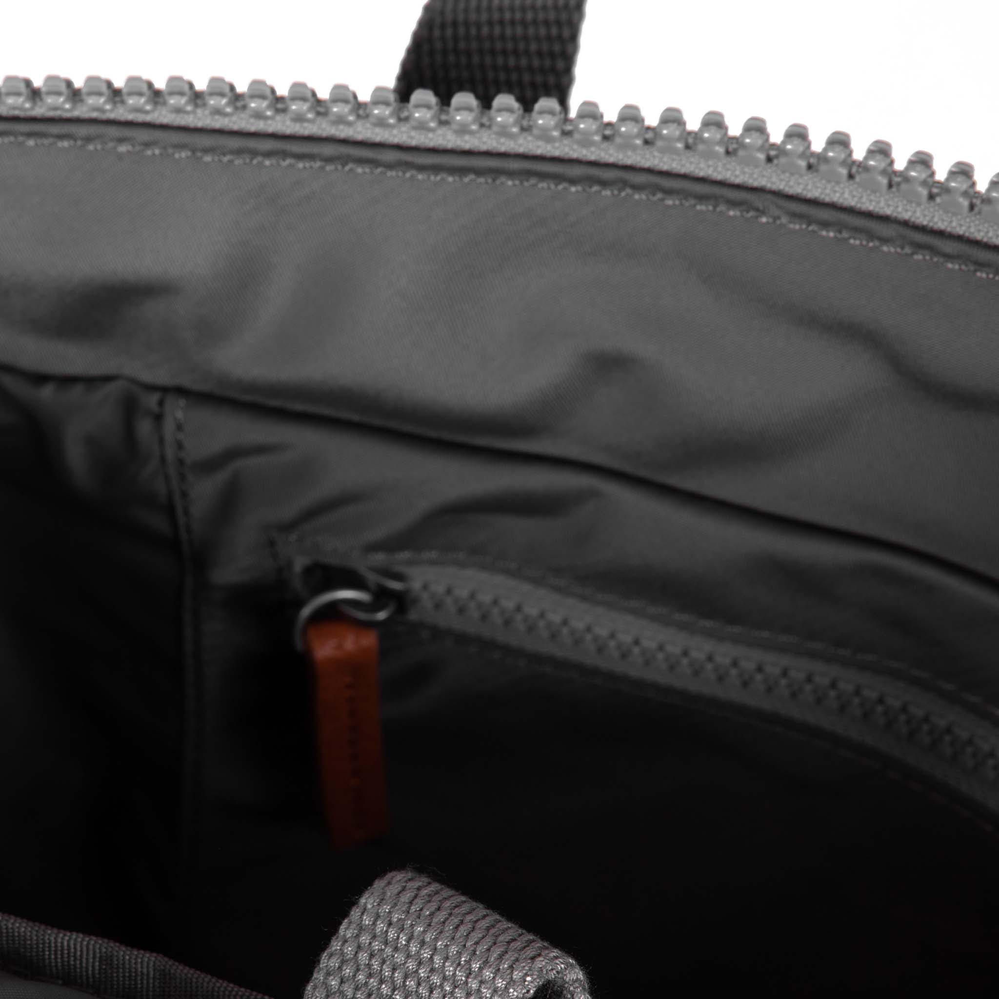 Roka London Bantry ryggsekk medium graphite 14 liter