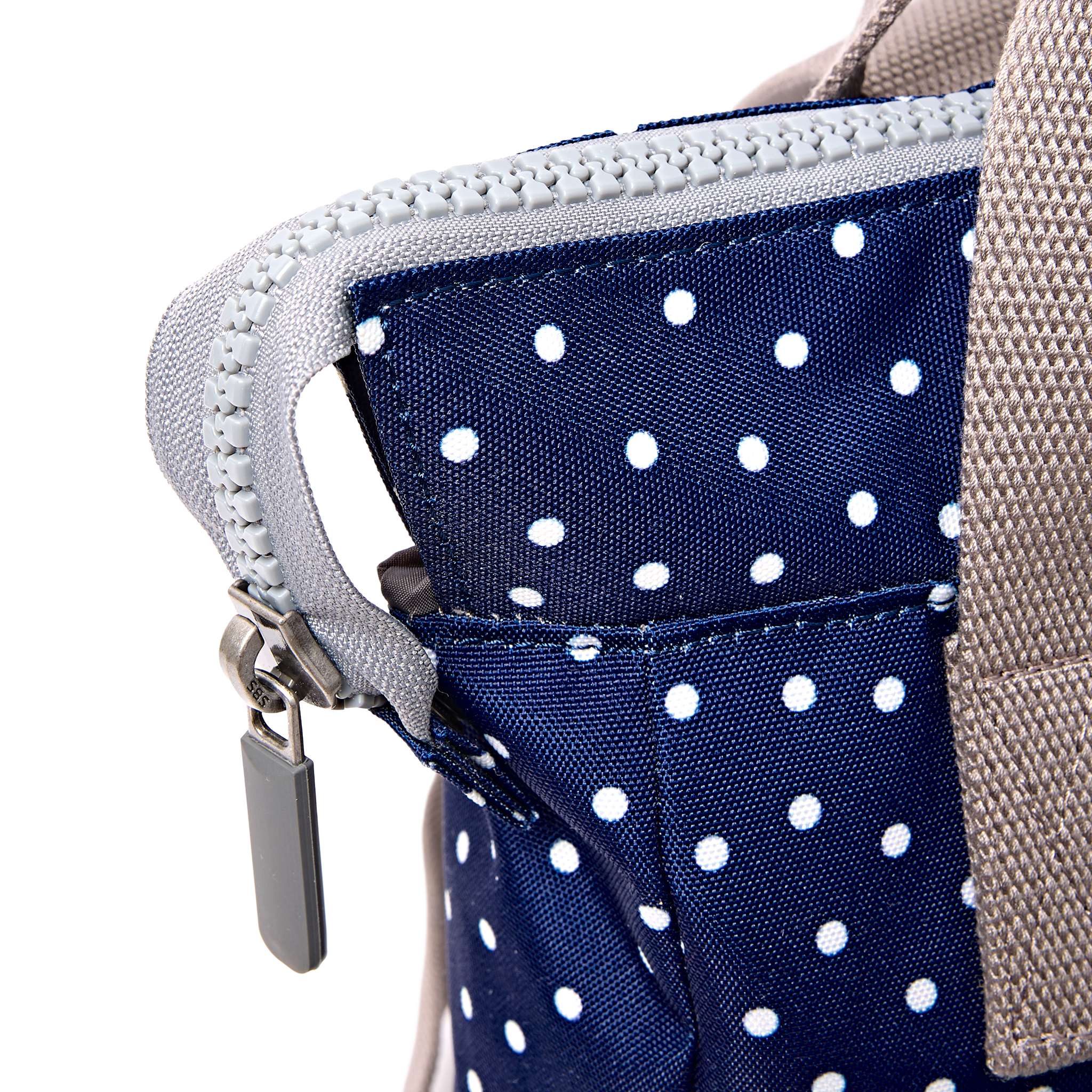 Roka Bantry Small ryggsekk 7,4 liter navy polka dot