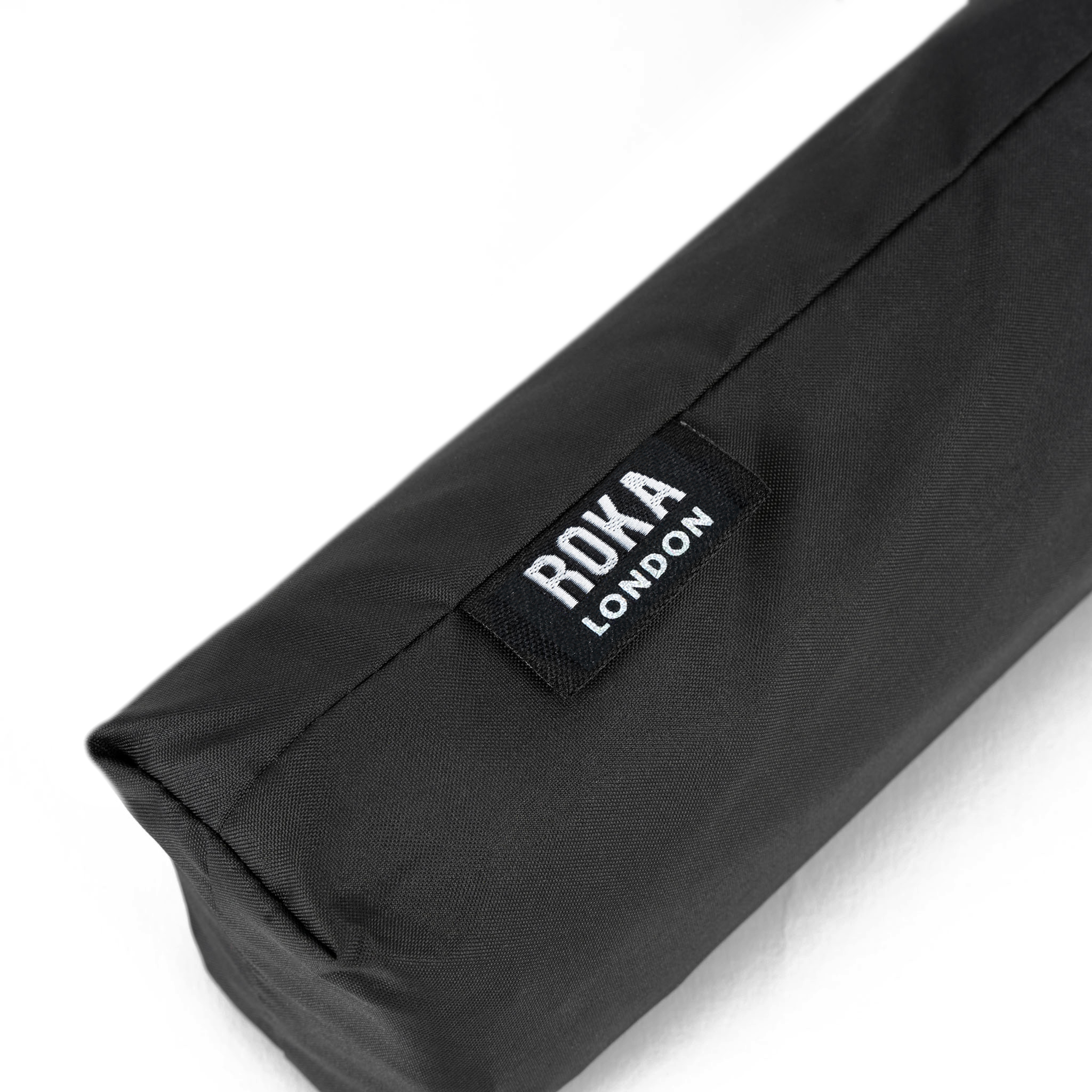 Roka London Waterloo paraply svart medium vindtett