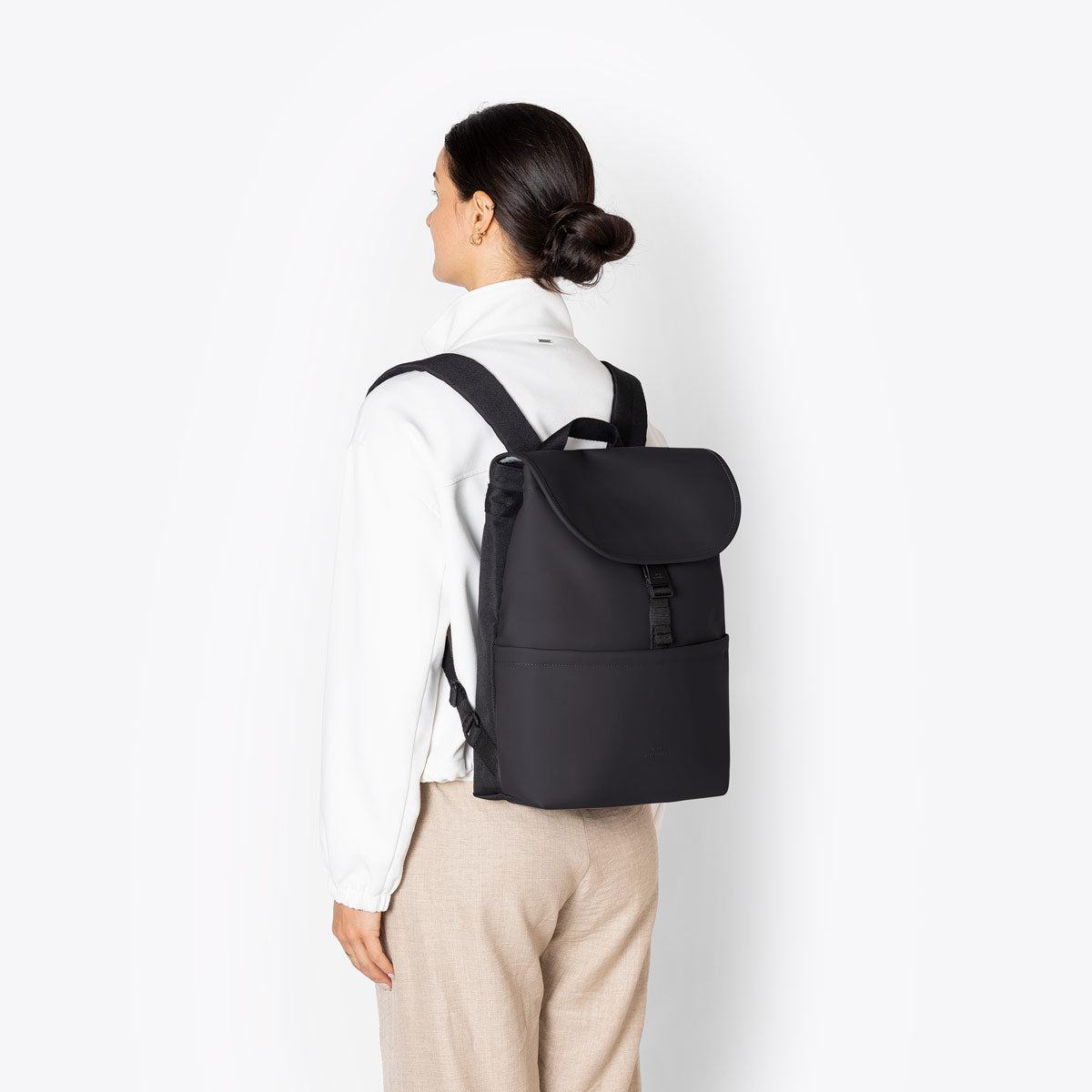 Ucon Acrobatics Mion flap-top ryggsekk Svart ripestoff skinnlook