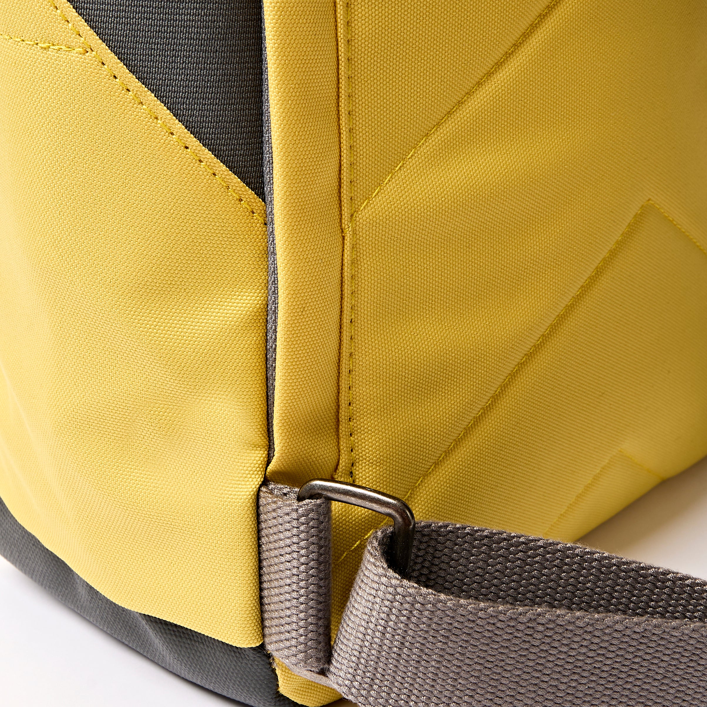 Roka London Canfield ryggsekk small 9,8 liter stripet