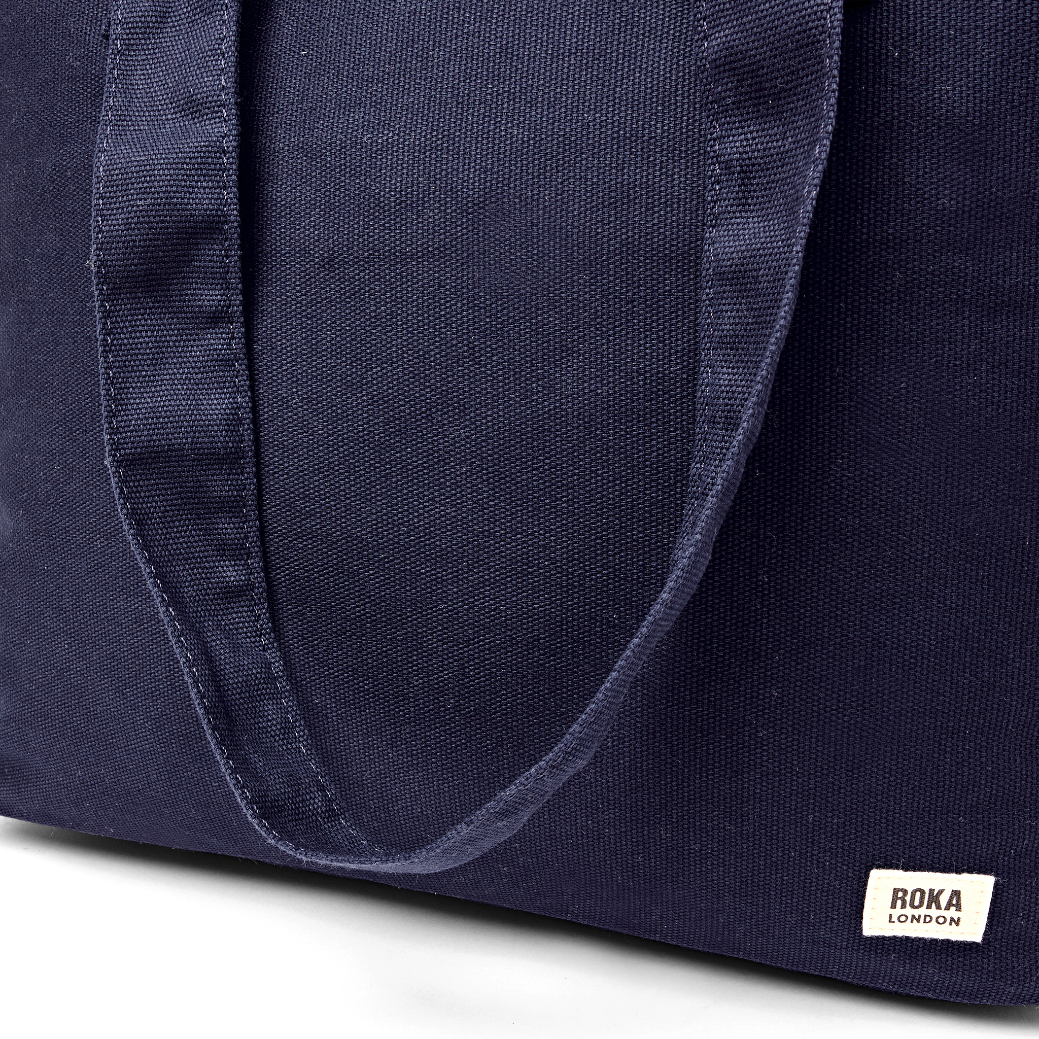 Roka Sloane Medium skulderveske 24,4 liter anthracite