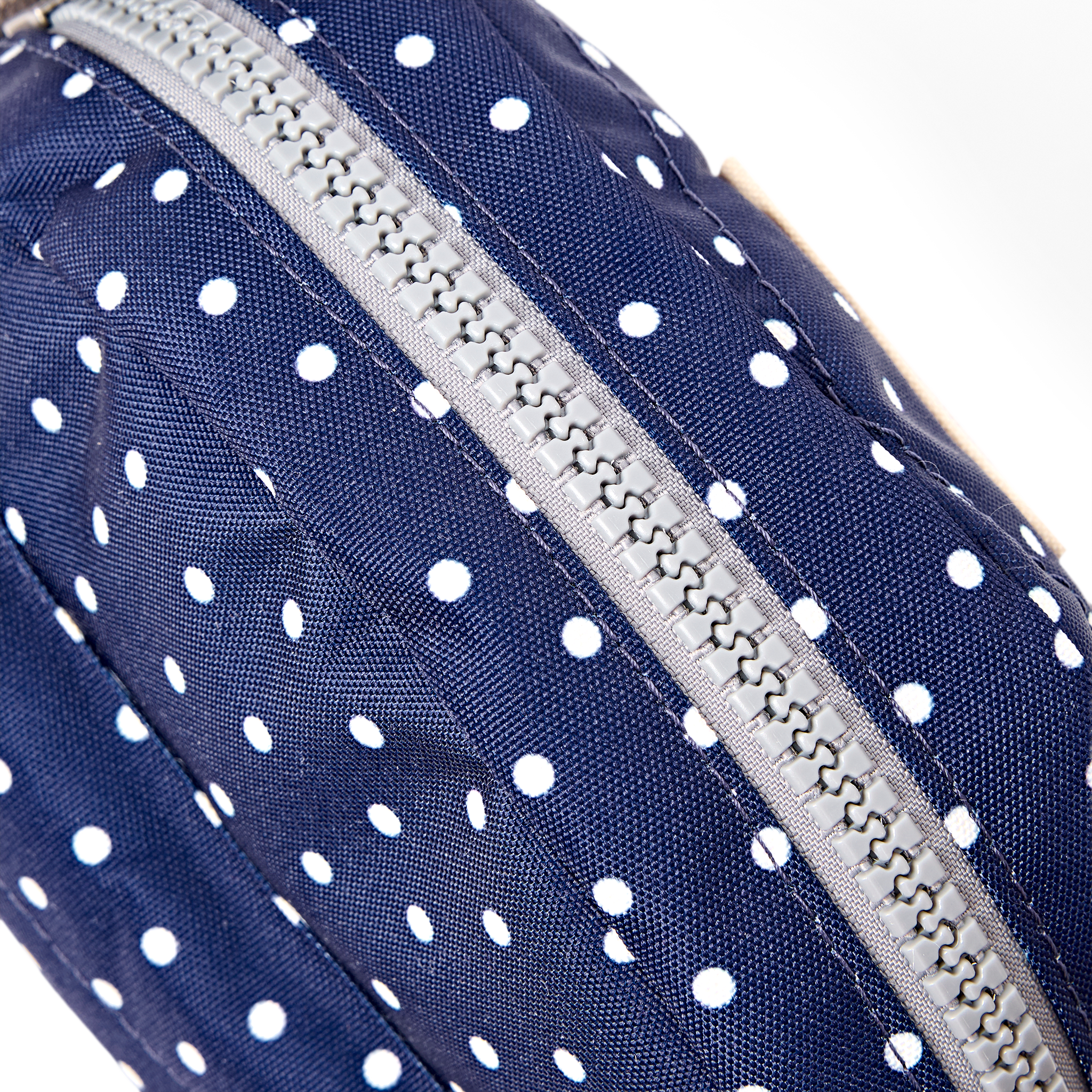 Roka London Paddington skulderveske Small prikkete rund