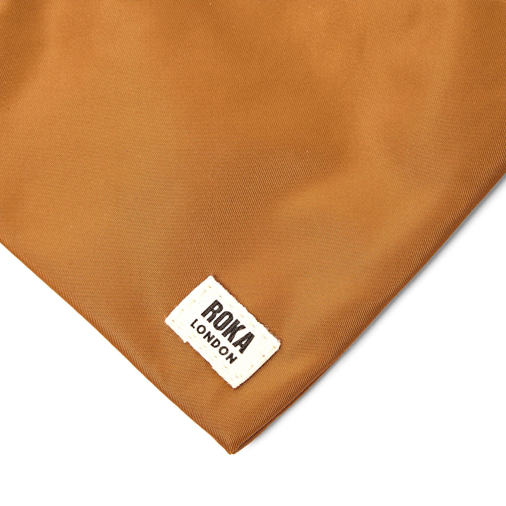 Roka London Chelsea Pocket sling biscuit extra small 0,3 liter