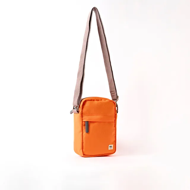 Roka London Bond Pocket crossbodyveske jaffa small værbestandig