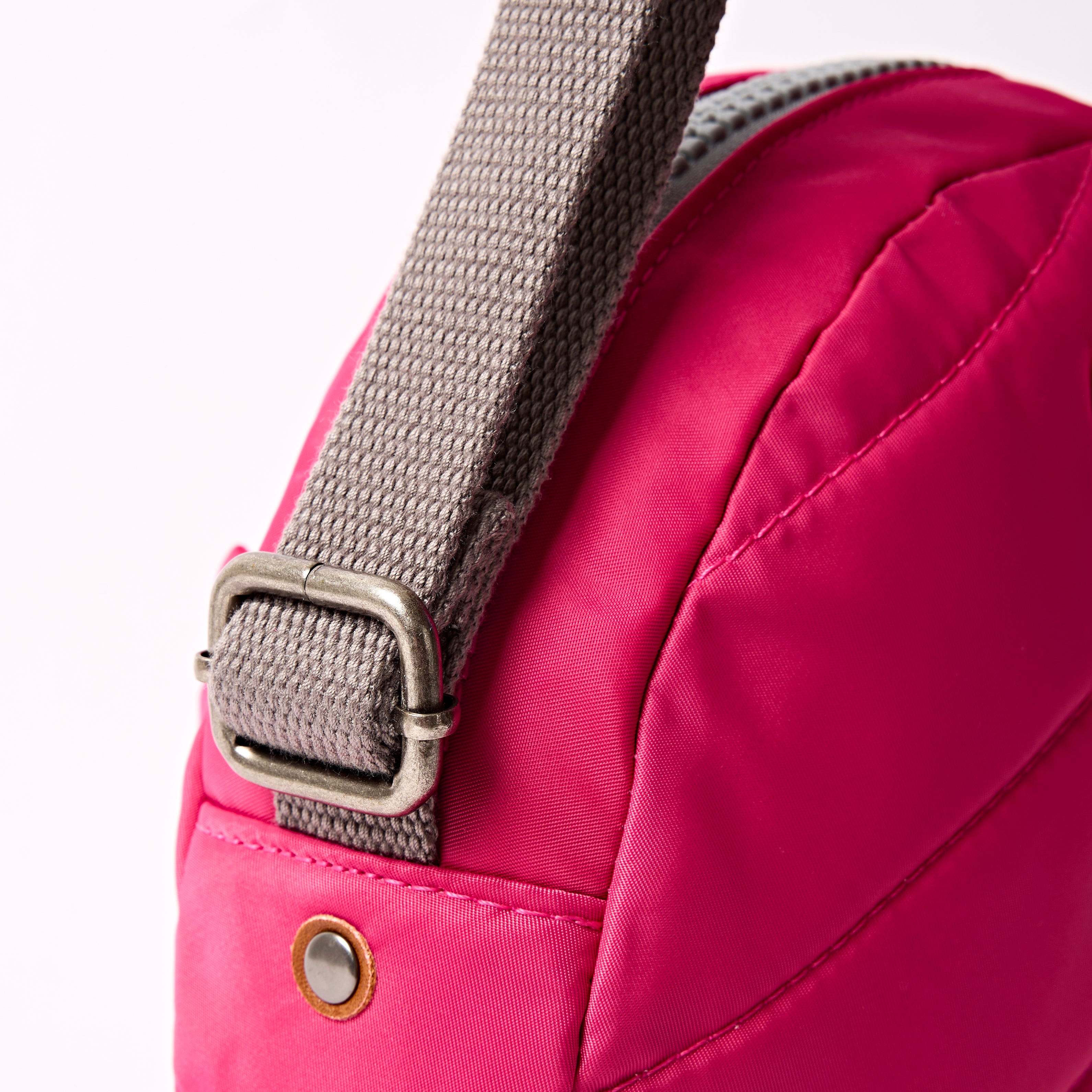 Roka London Paddington crossbody veske Small granita red 4,1 L