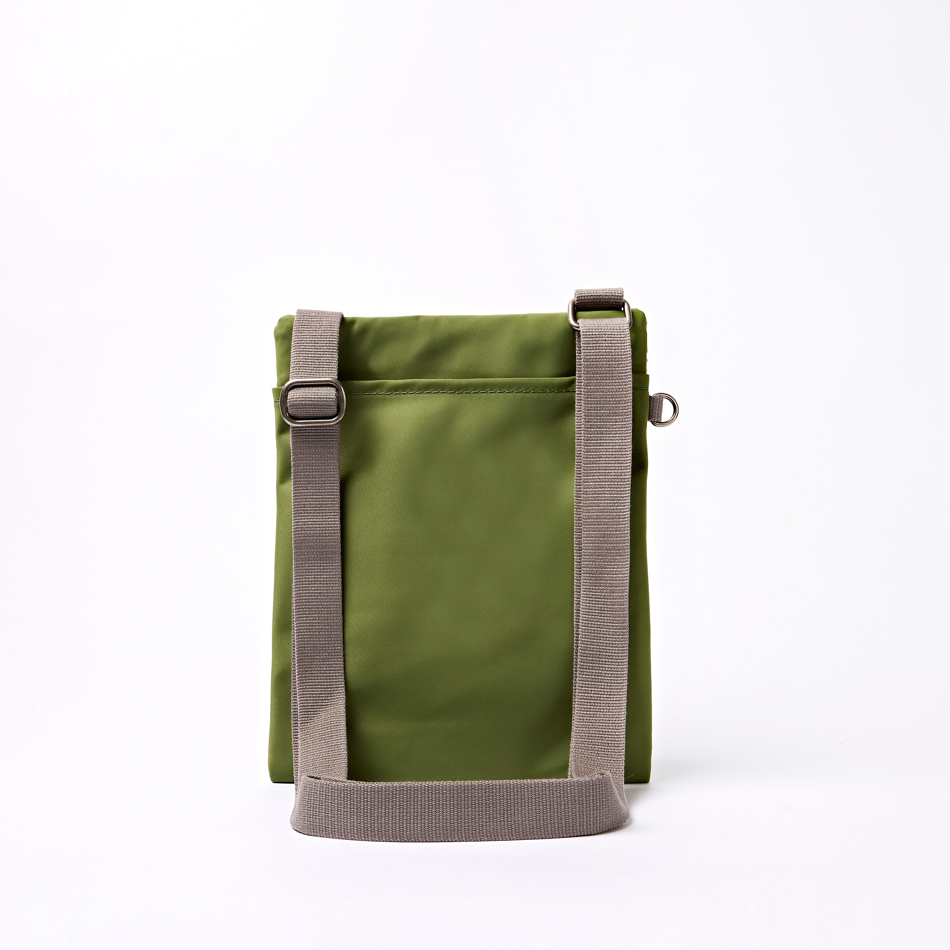 Roka London Chelsea B crossbody Avocado 0,6L vanntett