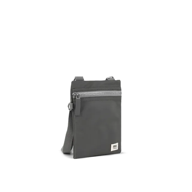 Roka London Chelsea Pocket slingveske XS graphite nylon