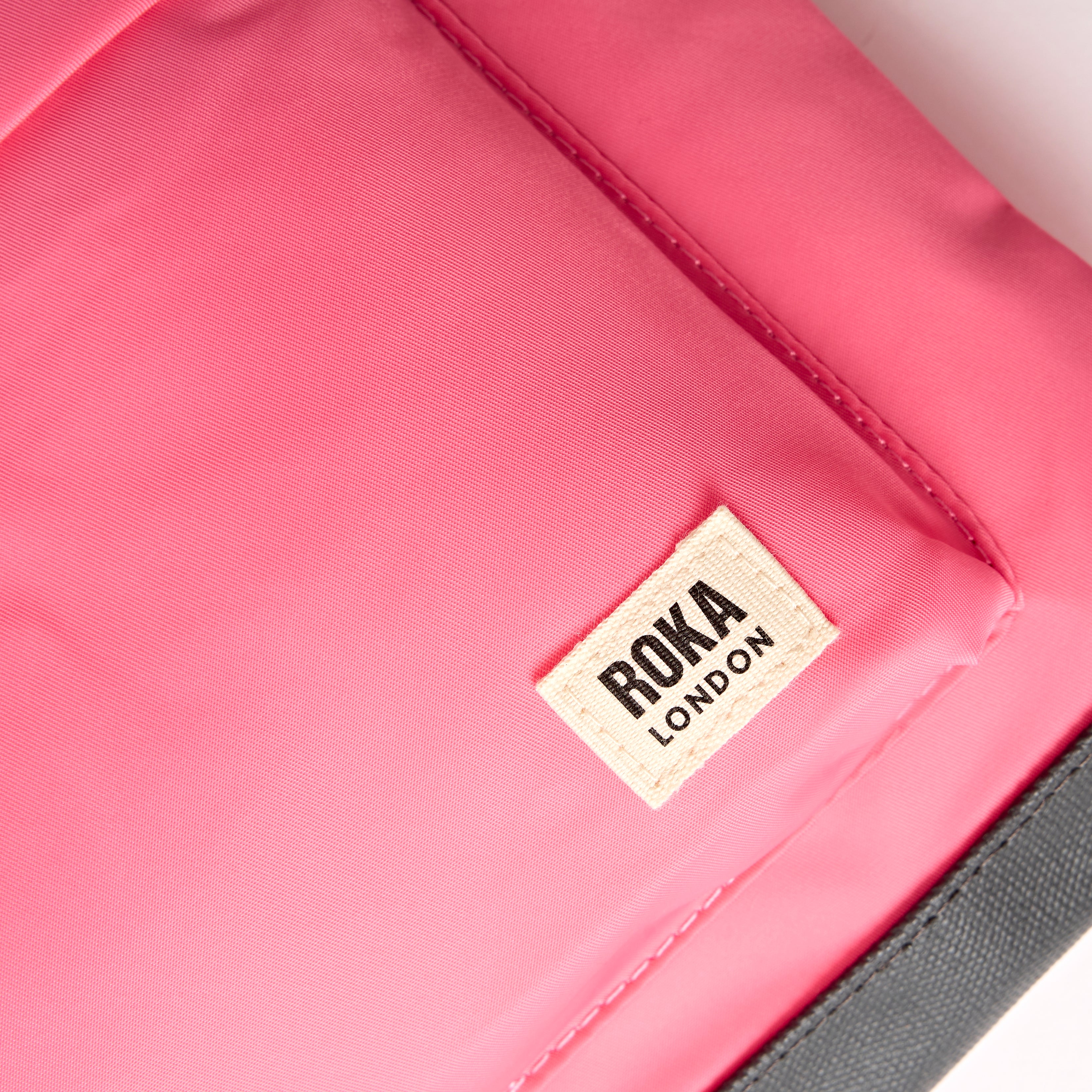 Roka London Kennington crossbody Pink Lemonade Medium vanntett