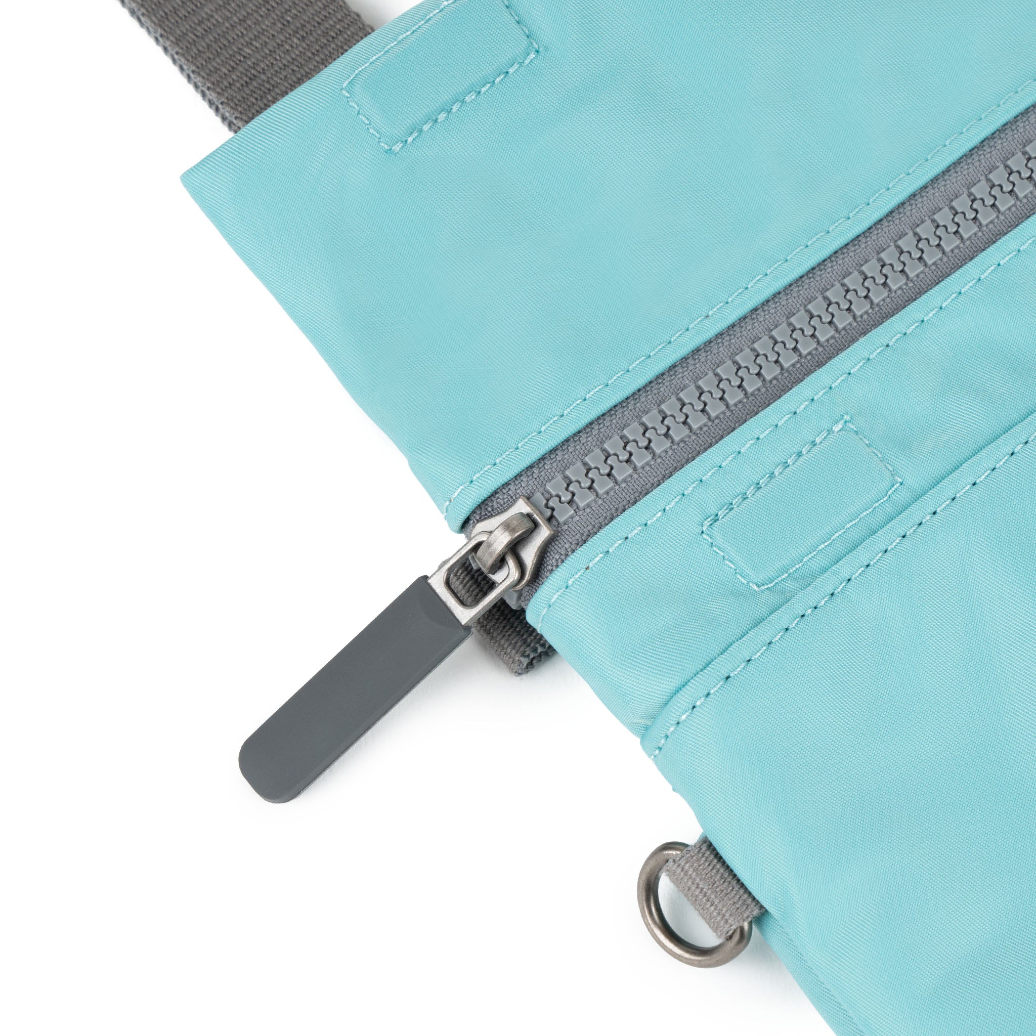 Roka London Stratford crossbody aquatic awe small 0,5 liter