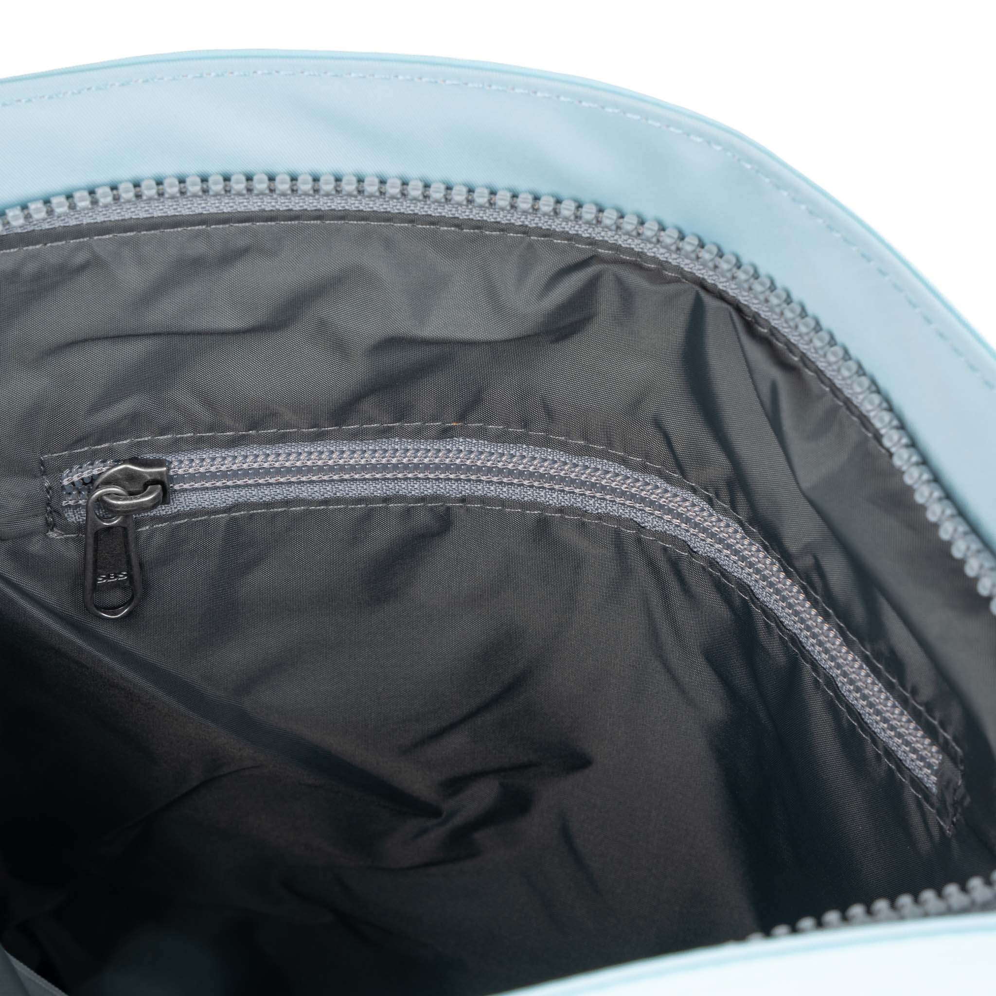 Roka London Kennington crossbody Canal Medium værbestandig