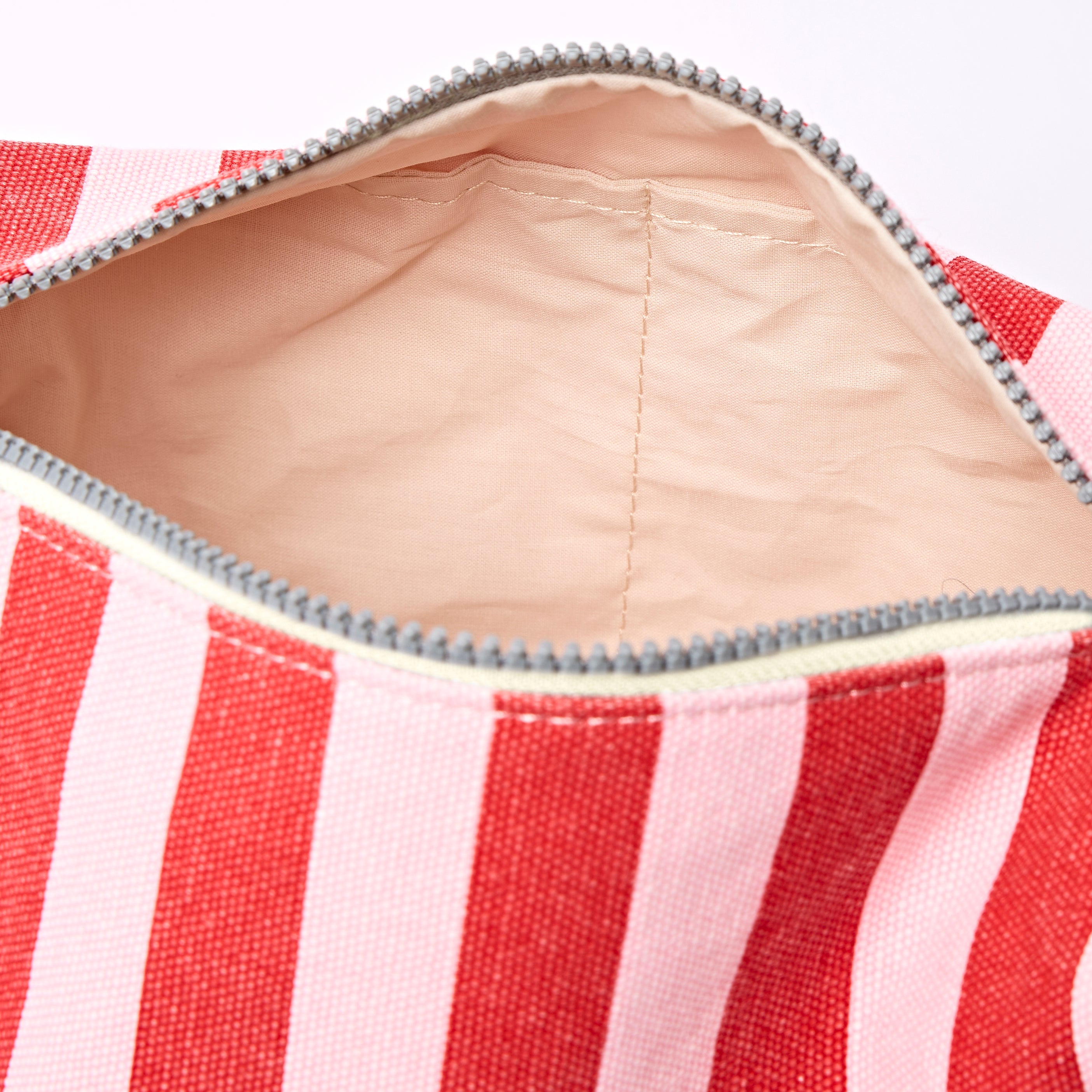 Roka London Maygrove toalettmappe strawberry stripe 4,8L