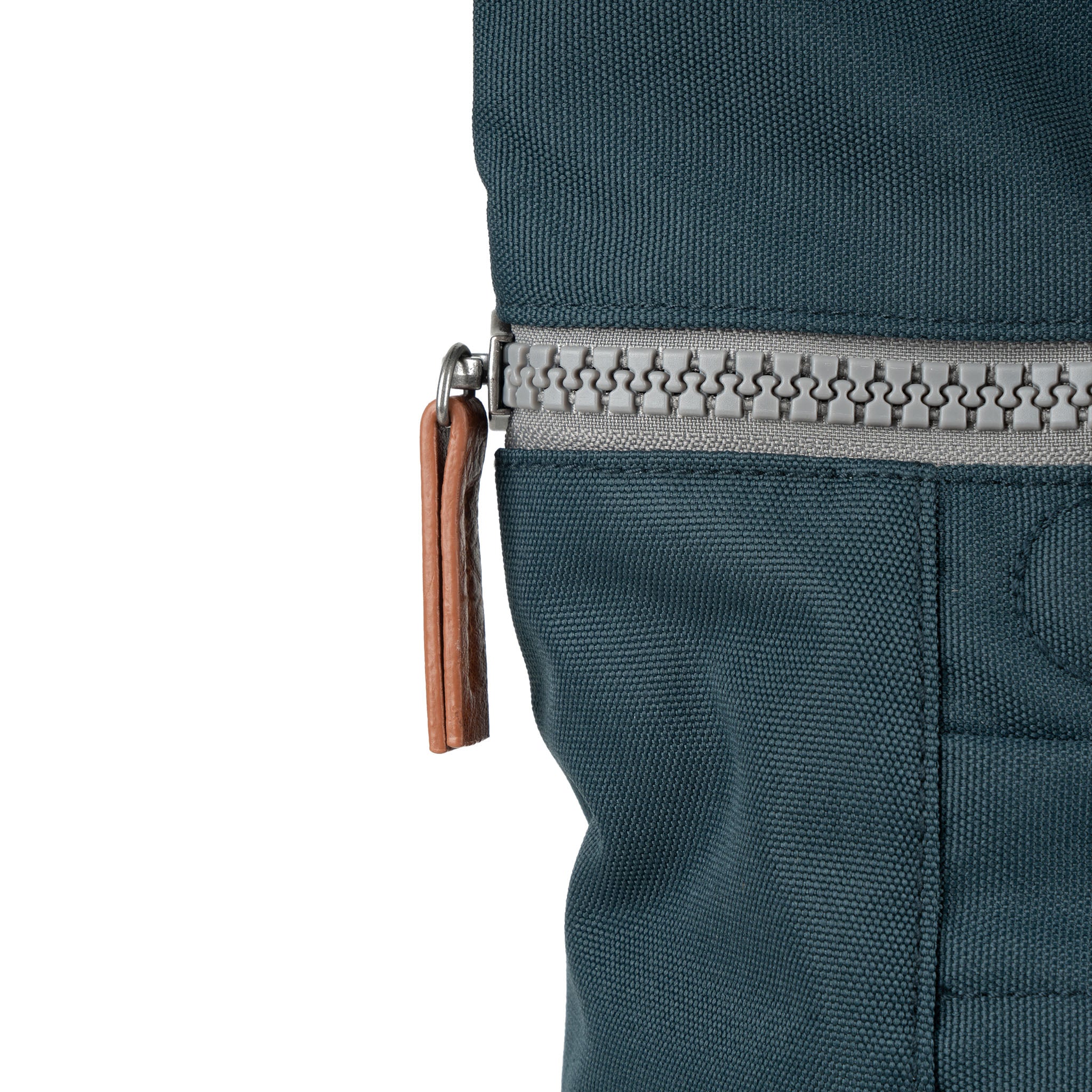 Roka London Finchley Medium ryggsekk Smoke 15" vanntett