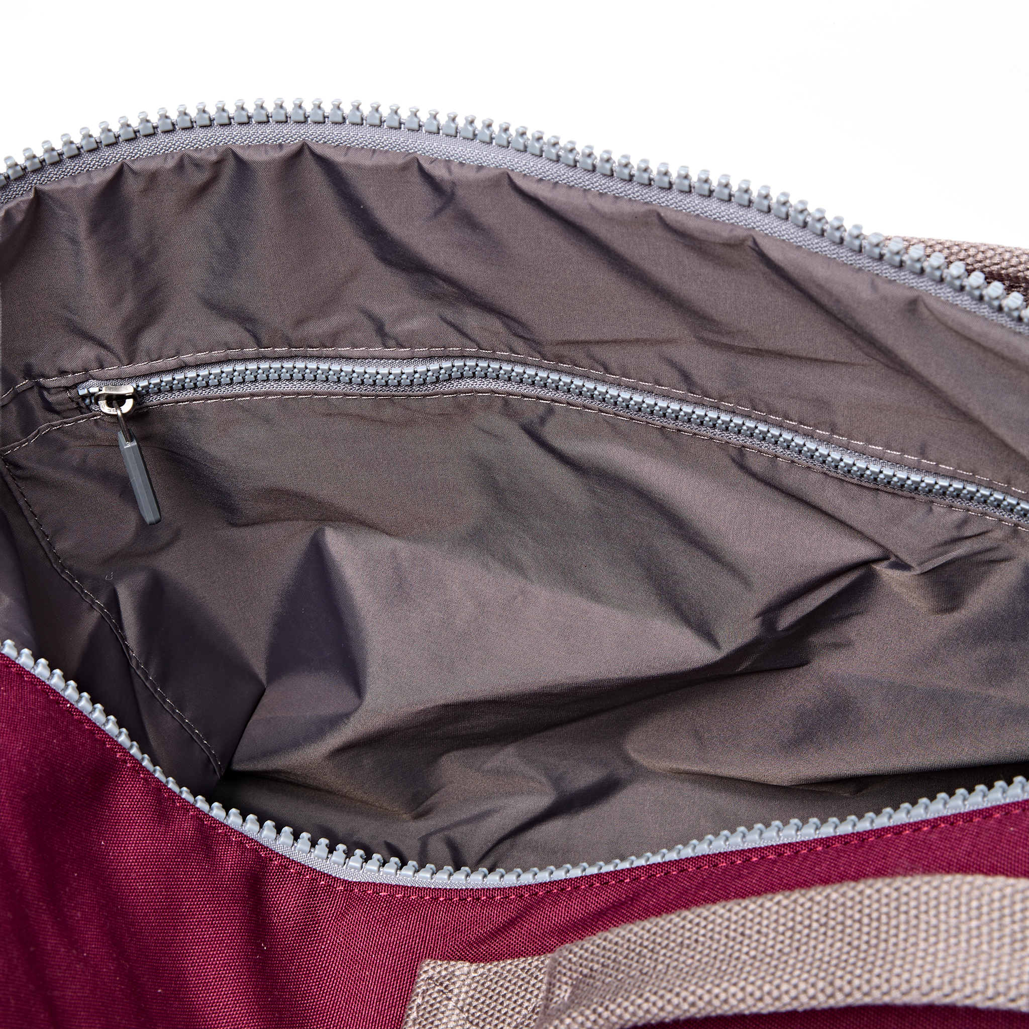 Roka London Heathrow duffelbag cherry lacquer large trening