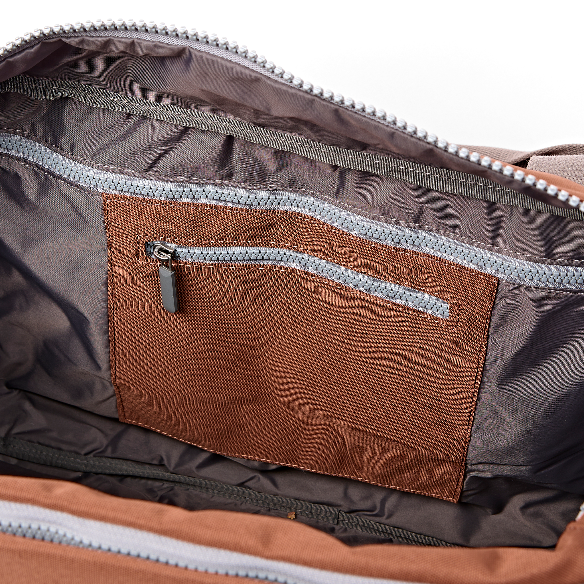 Roka London Gatwick duffelbag cinnamon medium håndbagasje