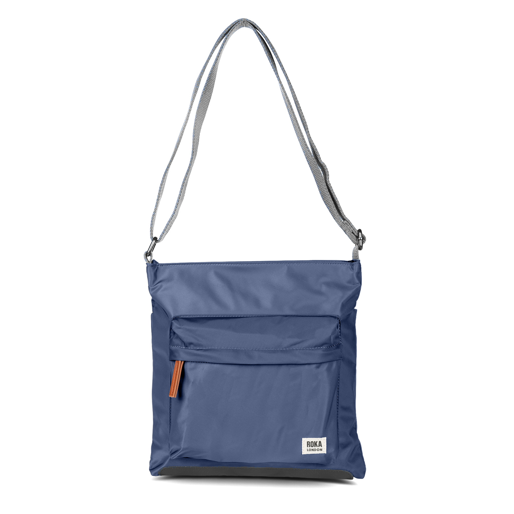 Roka London Kennington crossbody-veske airforce 2,7 liter