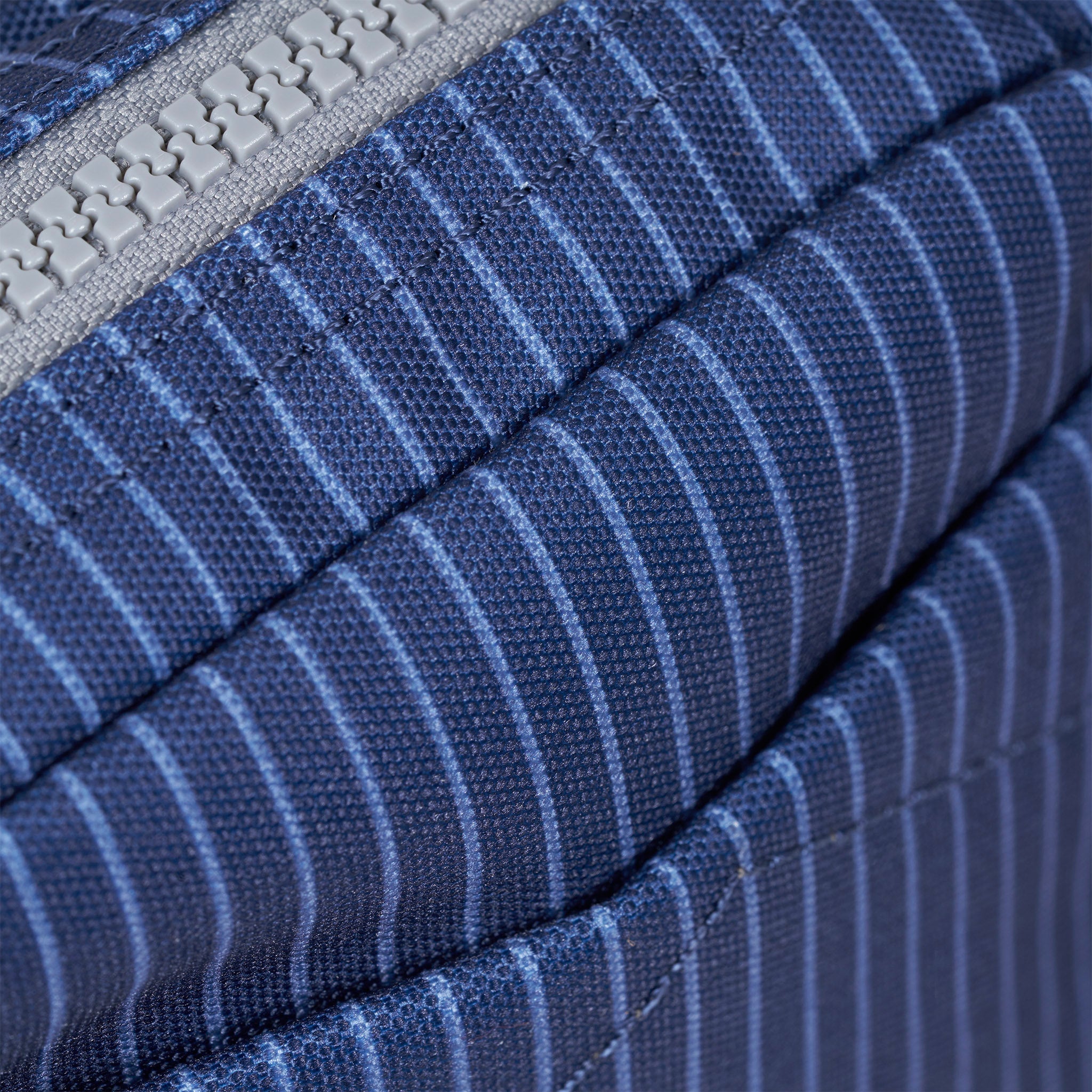 Roka London Bond Pocket skulderveske small dark denim pinstripe