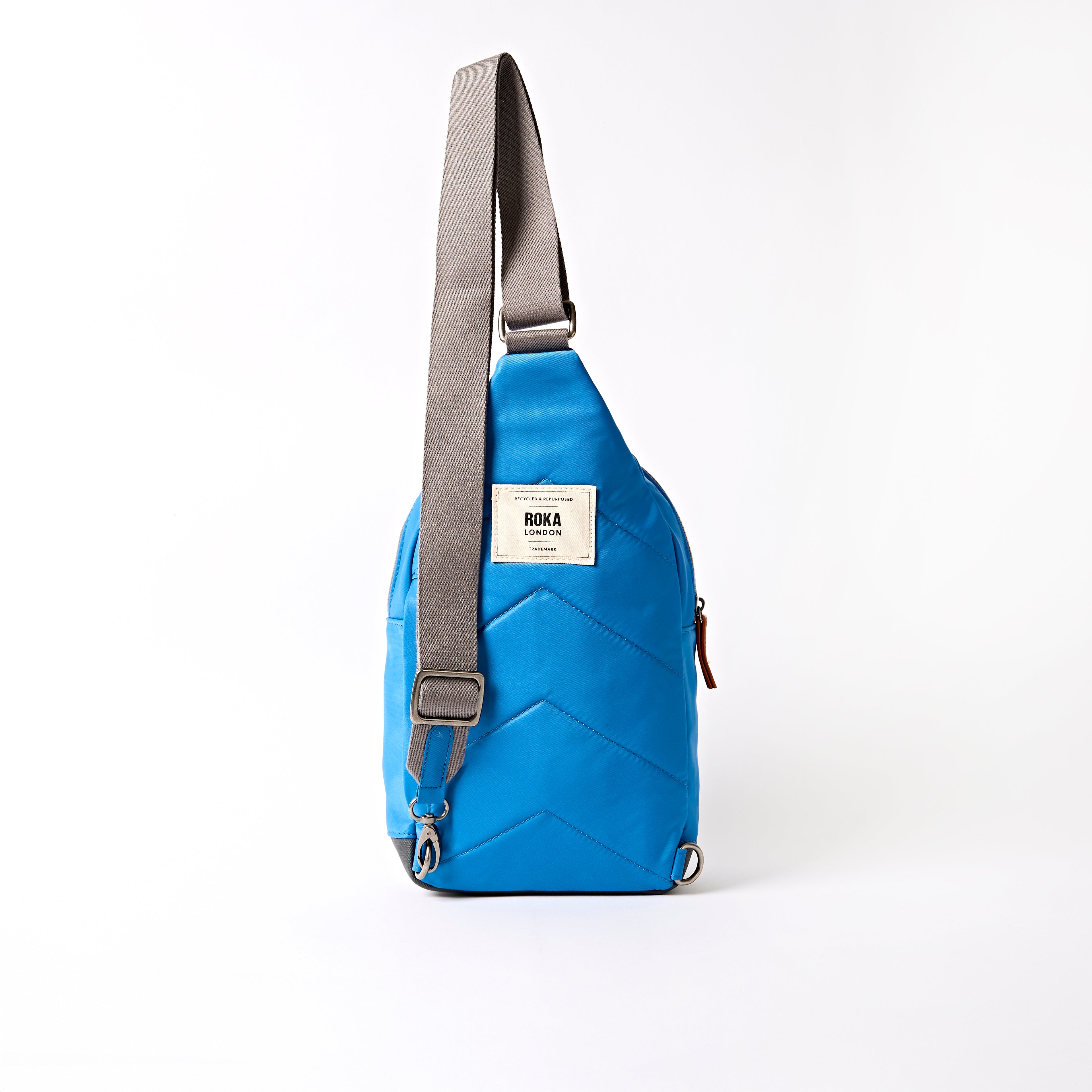 Roka London Willesden Large skulderveske Malibu Blue 5 L