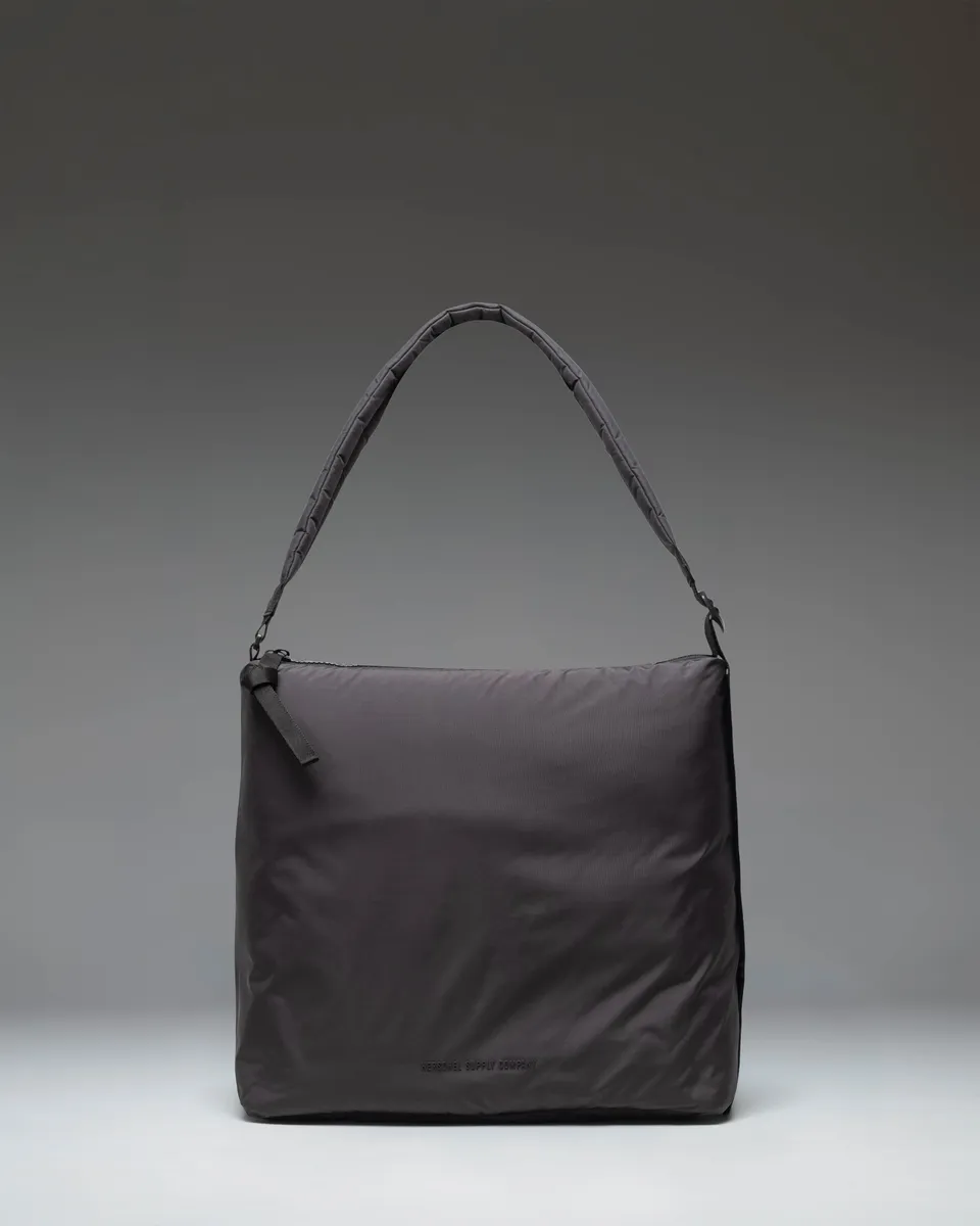Herschel Cloudform Tote totebag svart polstret