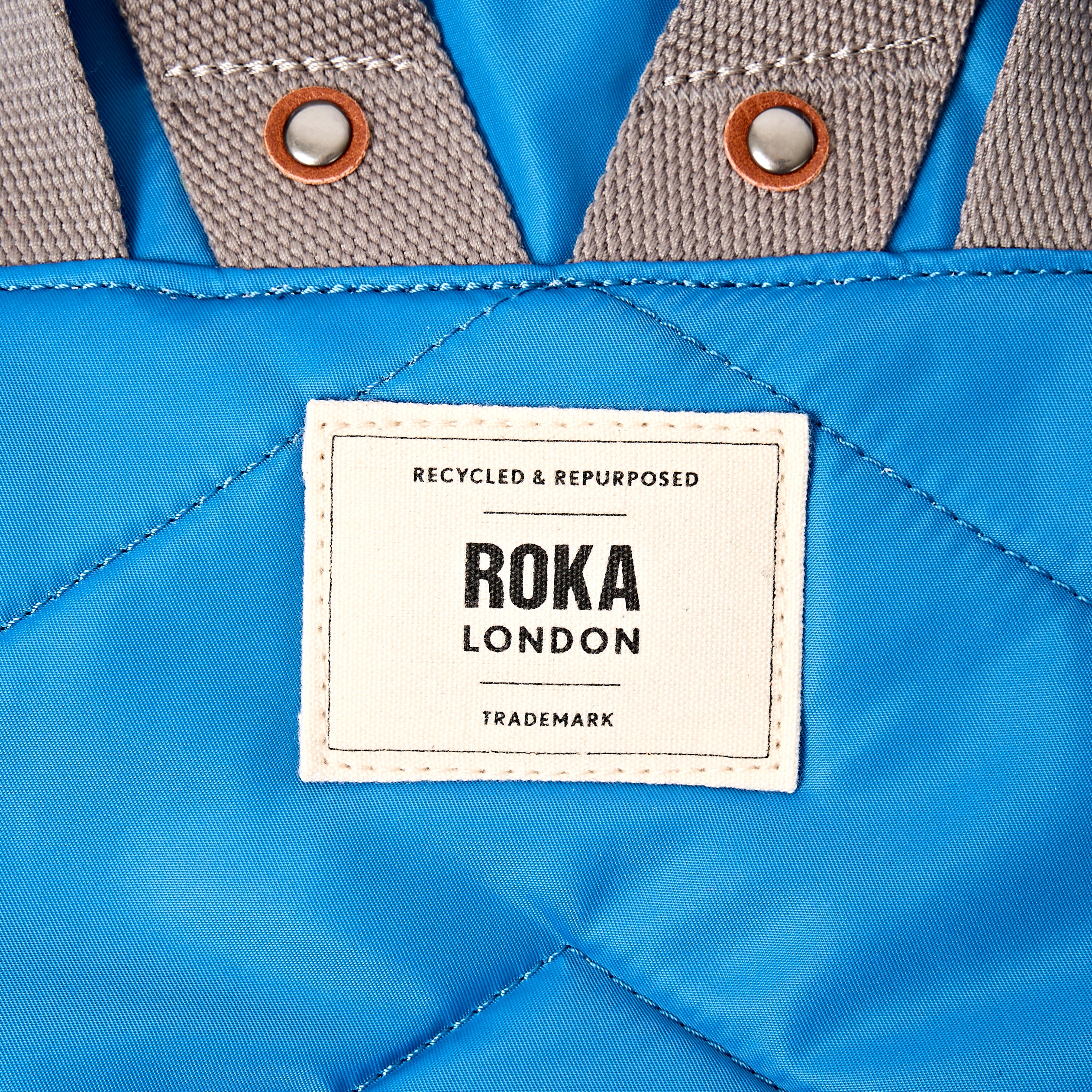 Roka London Canfield Medium ryggsekk Malibu Blue 16,4L