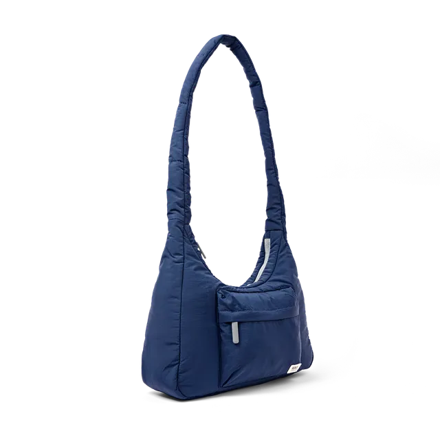 Roka London Belsize Crossbody veske Deep Cobalt Medium 14,7 L