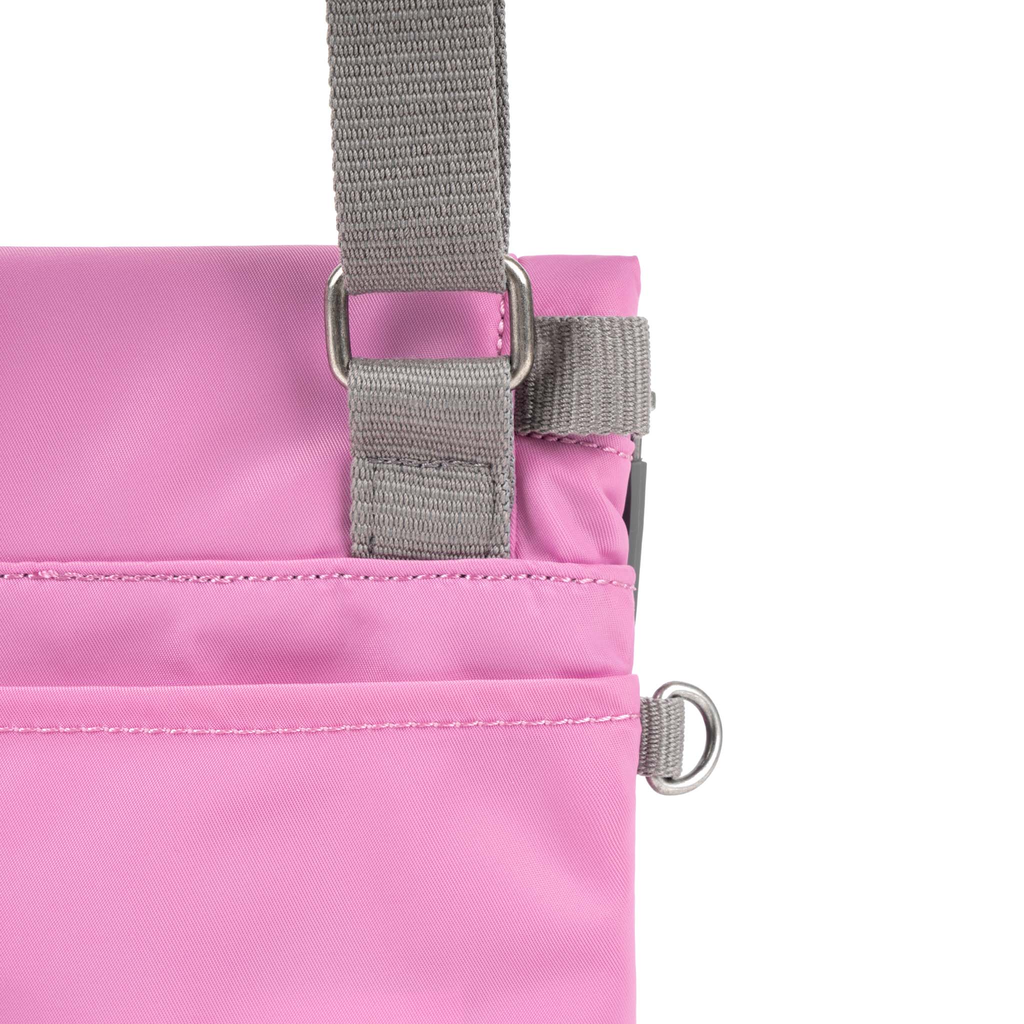 Roka London Stratford Crossbody veske orchid small 0,5 liter