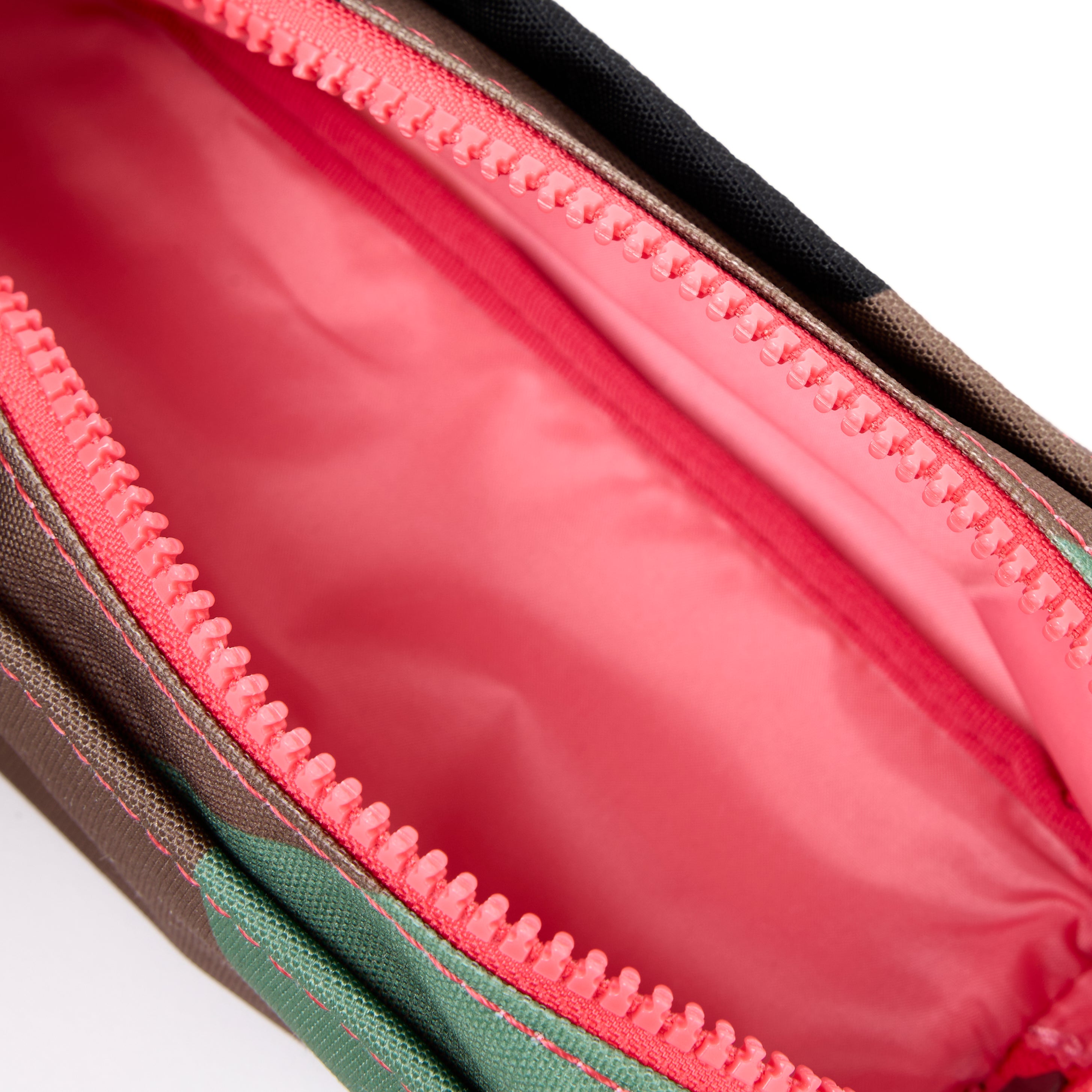Roka London Pimlico Pouch etui vintage camo small 1,3 liter