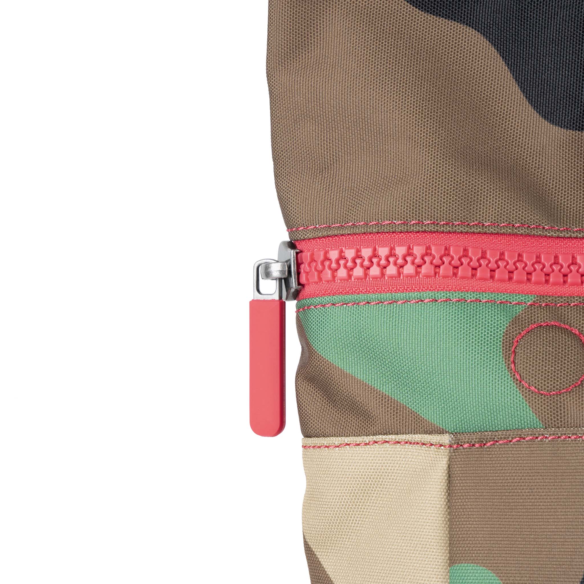Roka London Canfield Roll Top ryggsekk vintage camo M 16,4L