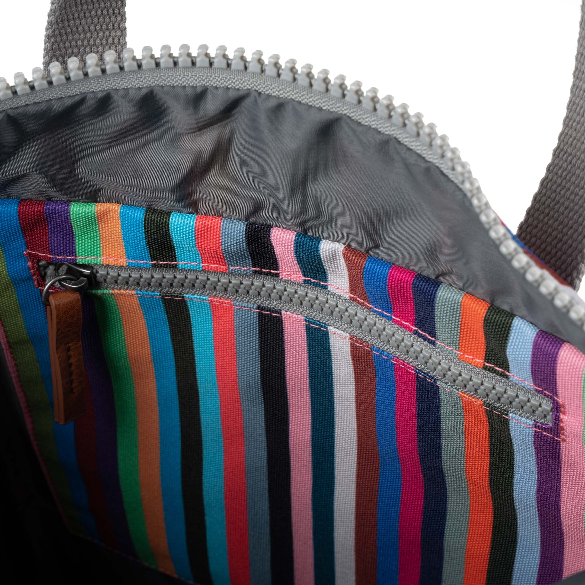 Roka London Canfield Roll Top ryggsekk multi stripe 16,4 liter