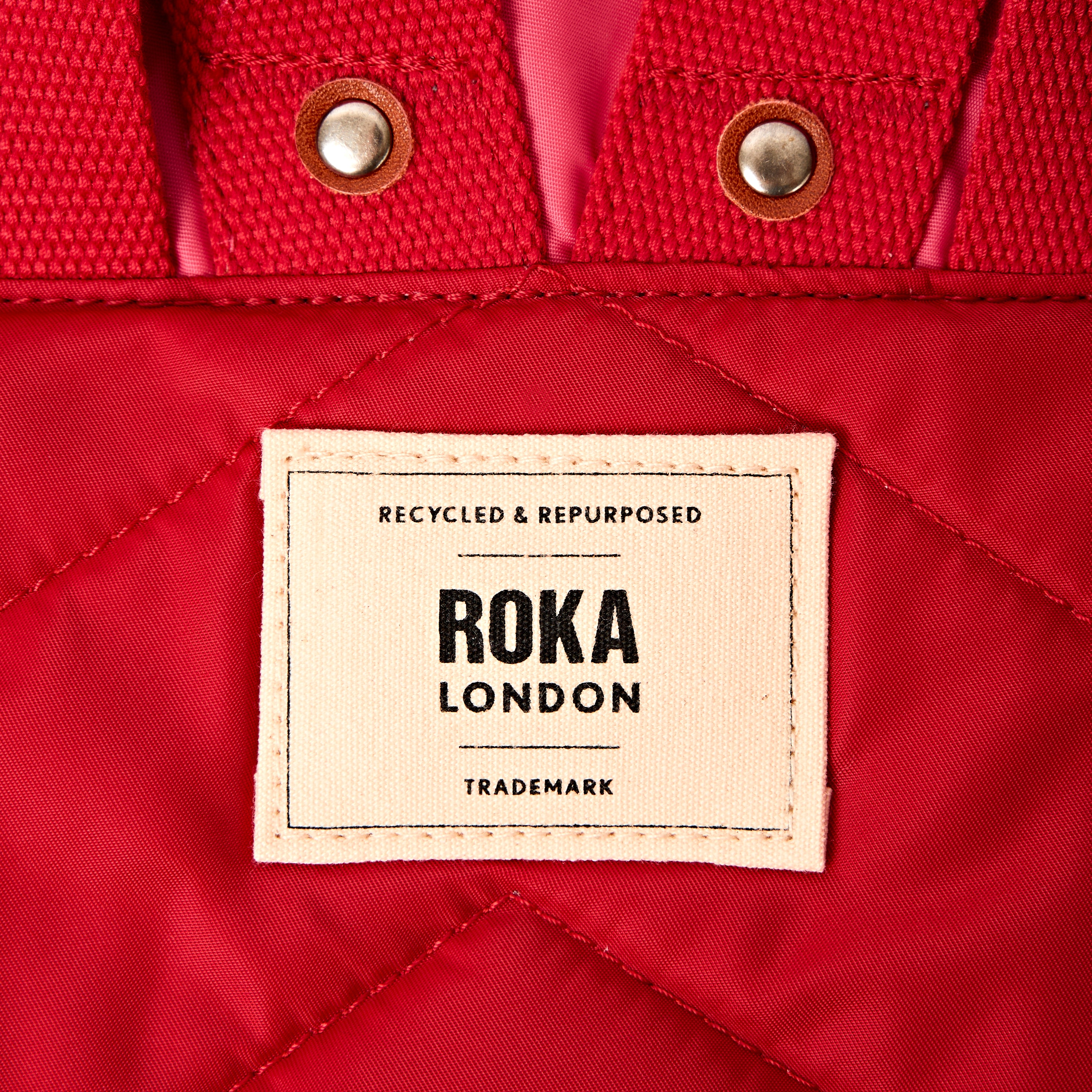 Roka London Canfield Roll Top ryggsekk Small Red Tonal 9,8 l