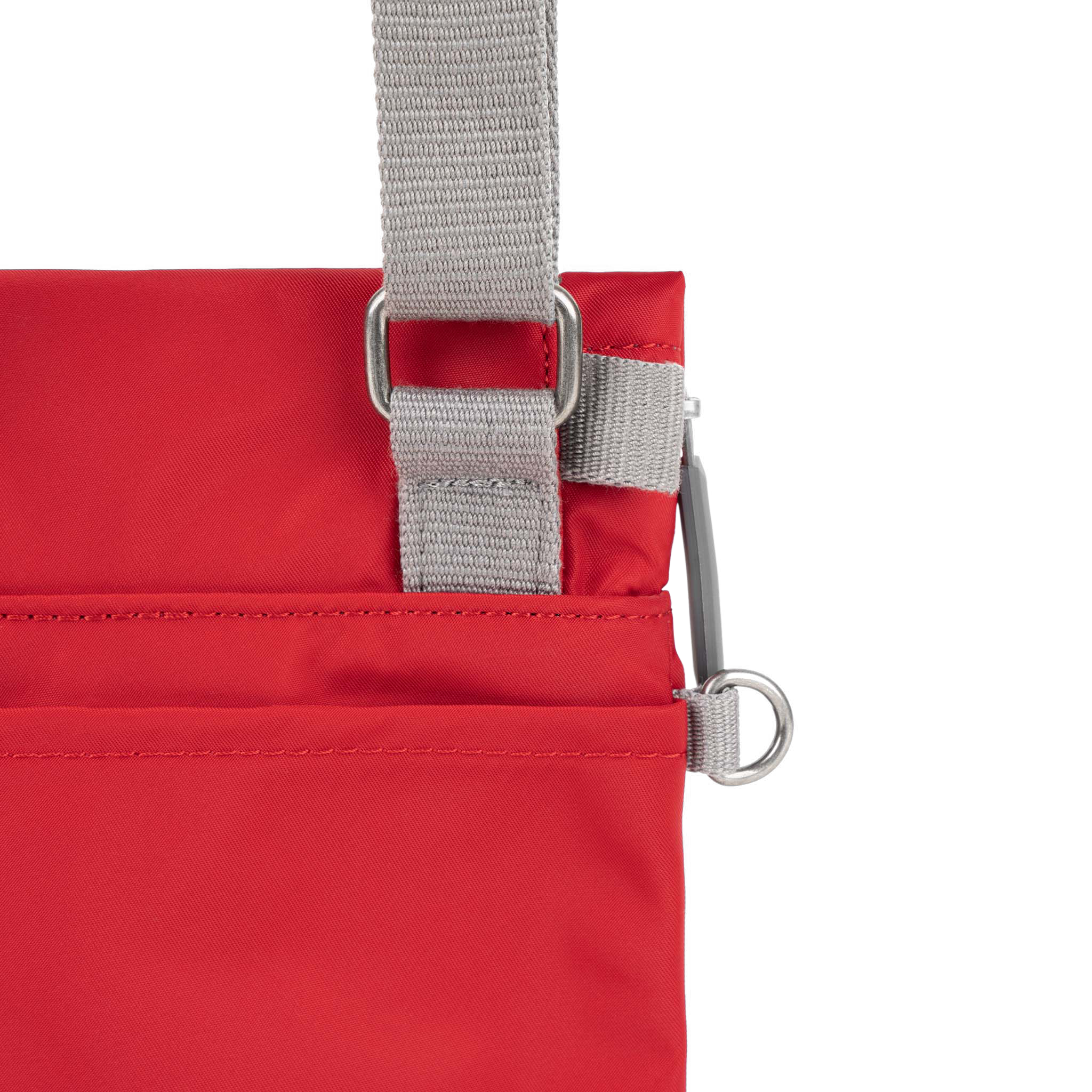 Roka London Stratford crossbody veske Small cranberry 0,5 L