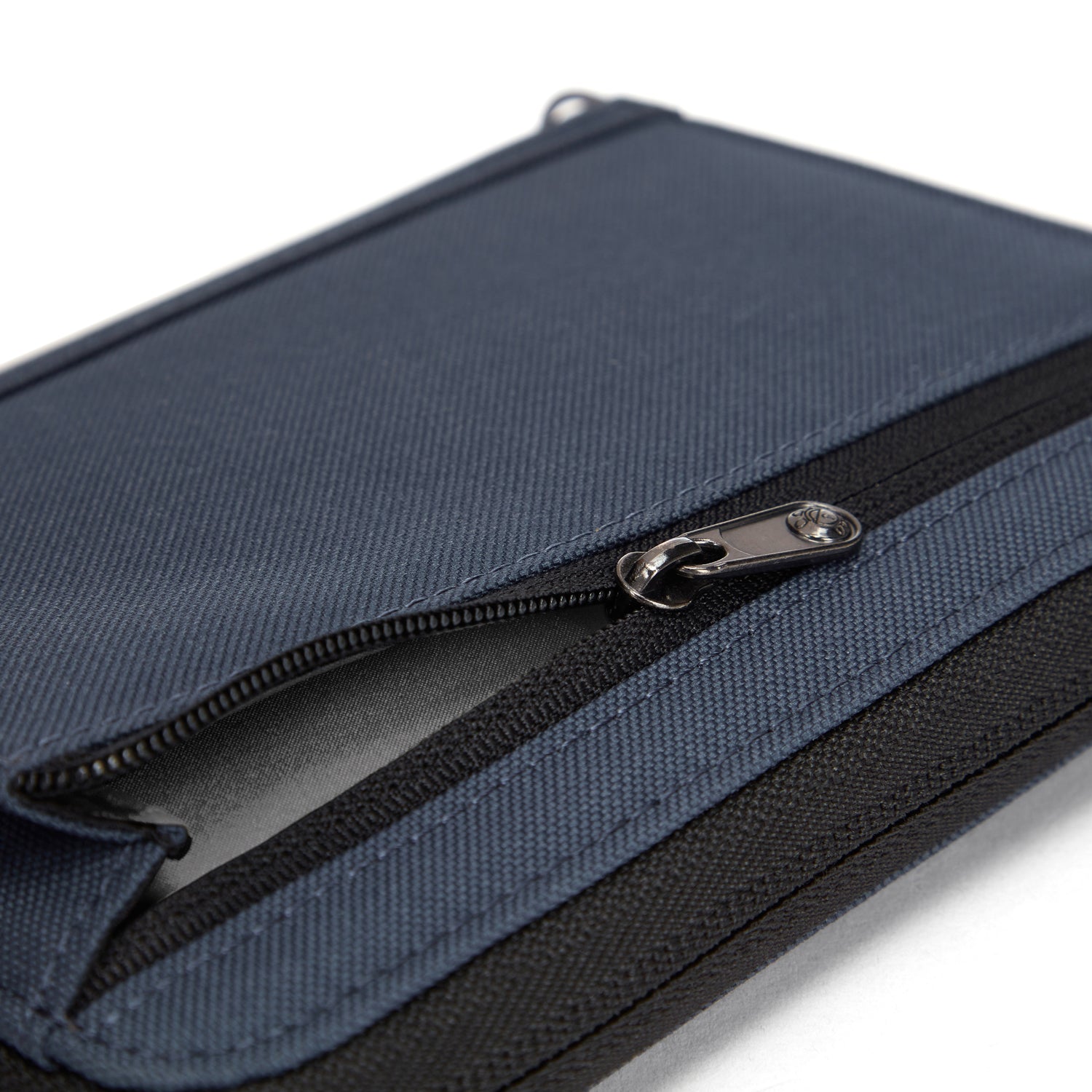 Pacsafe RFIDsafe Compact reiseorganizer svart