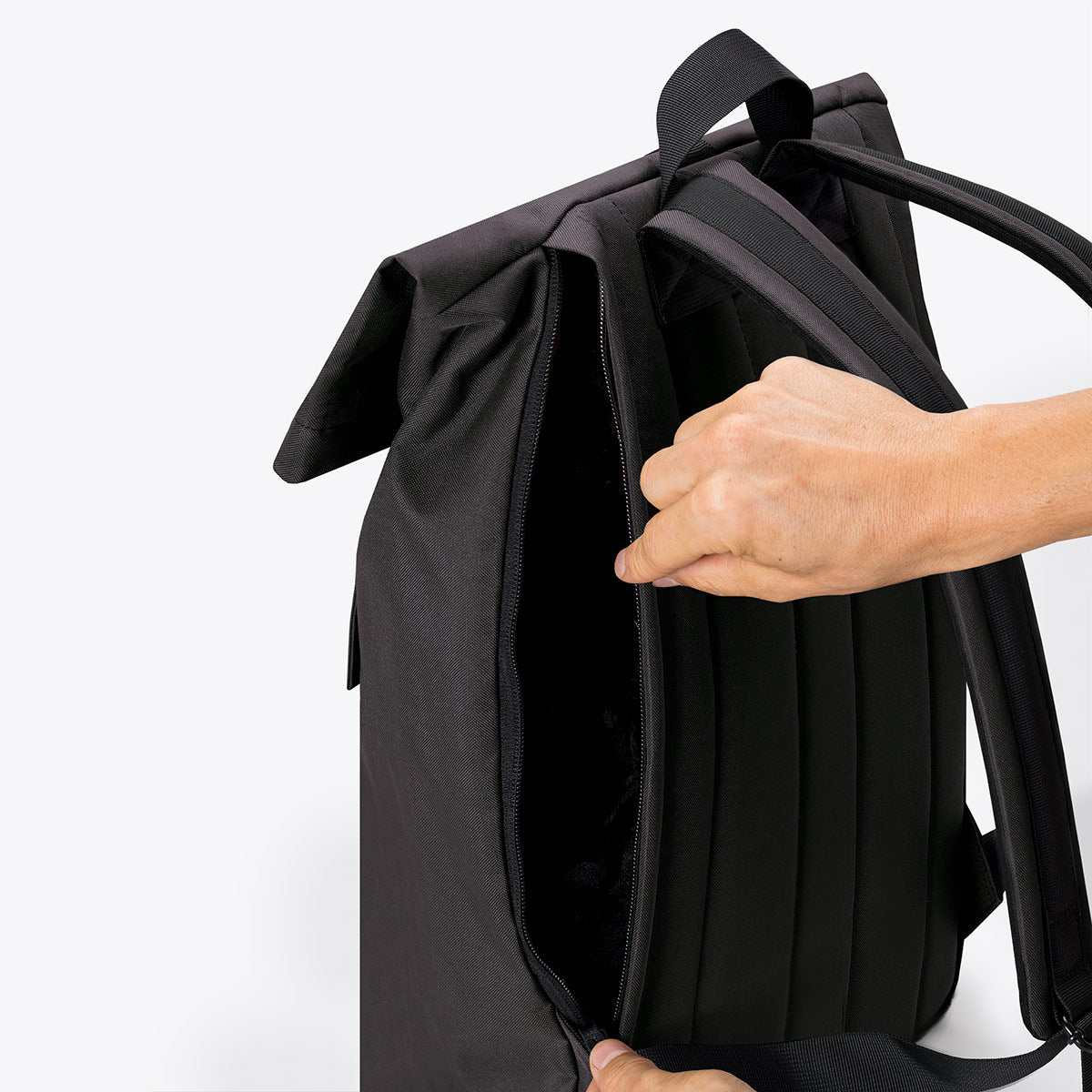 Ucon Acrobatics Jasper roll-top ryggsekk svart vanntett