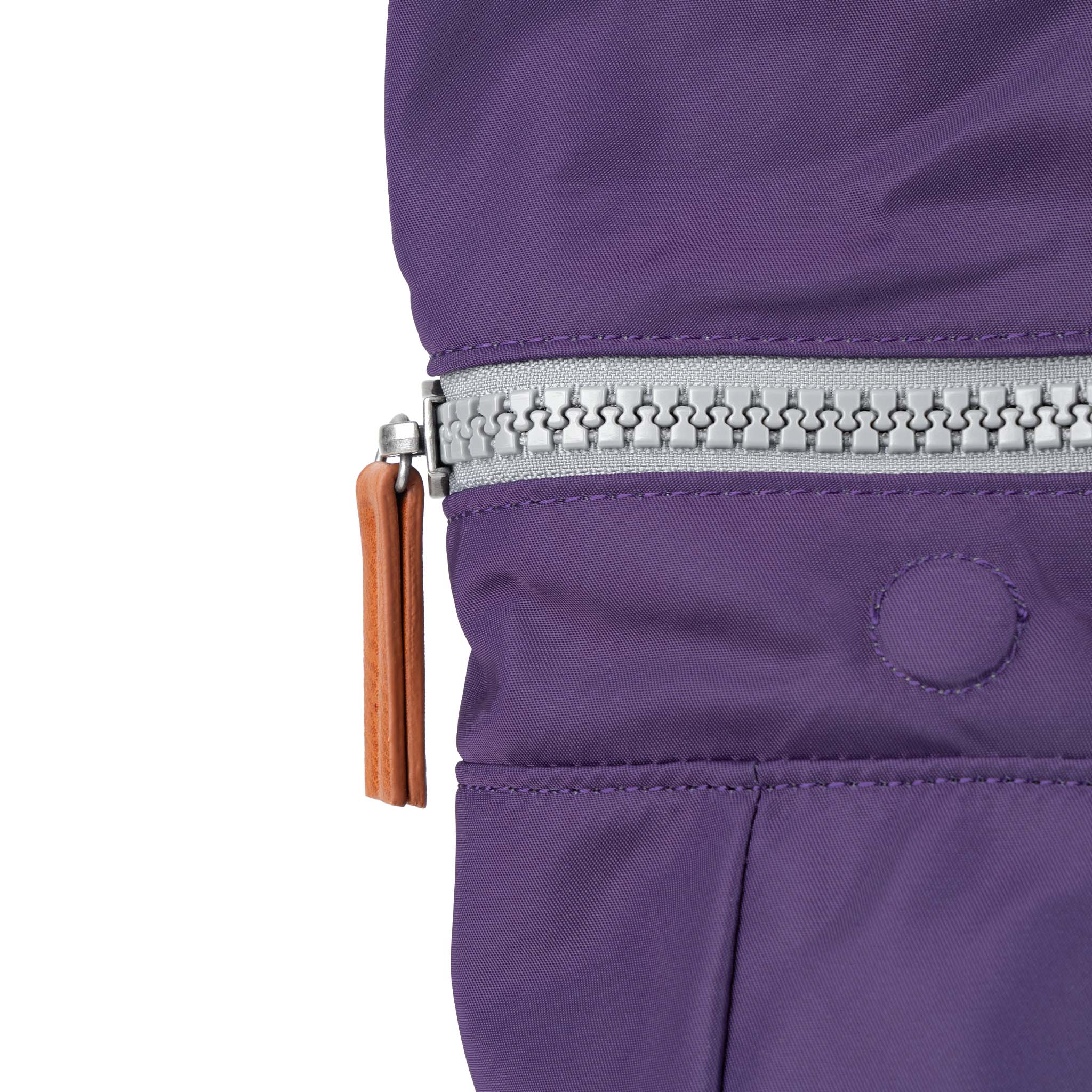 Roka London Canfield B ryggsekk small majestic purple værbestandig