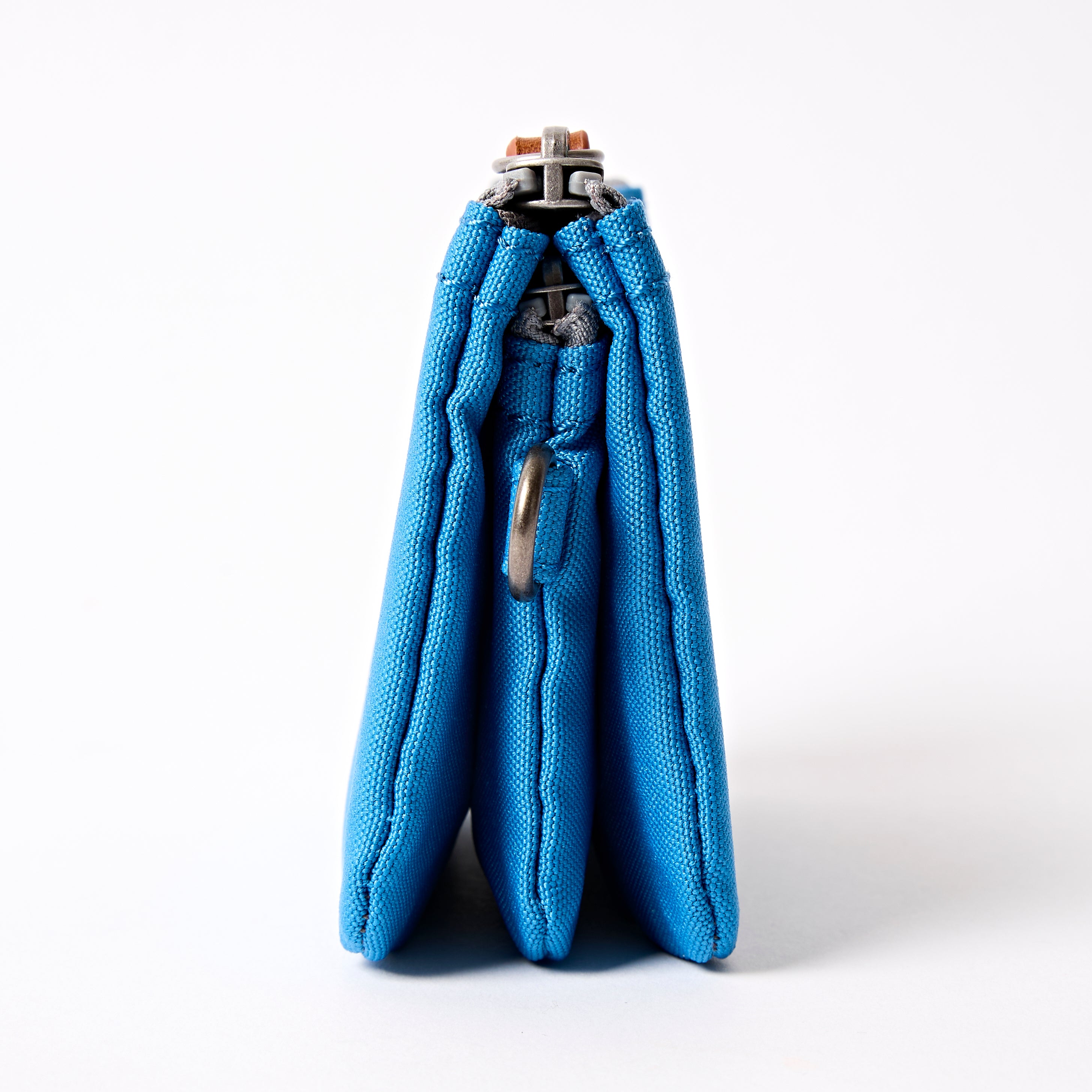 Roka London Carnaby lommebok malibu blue 0,2 liter