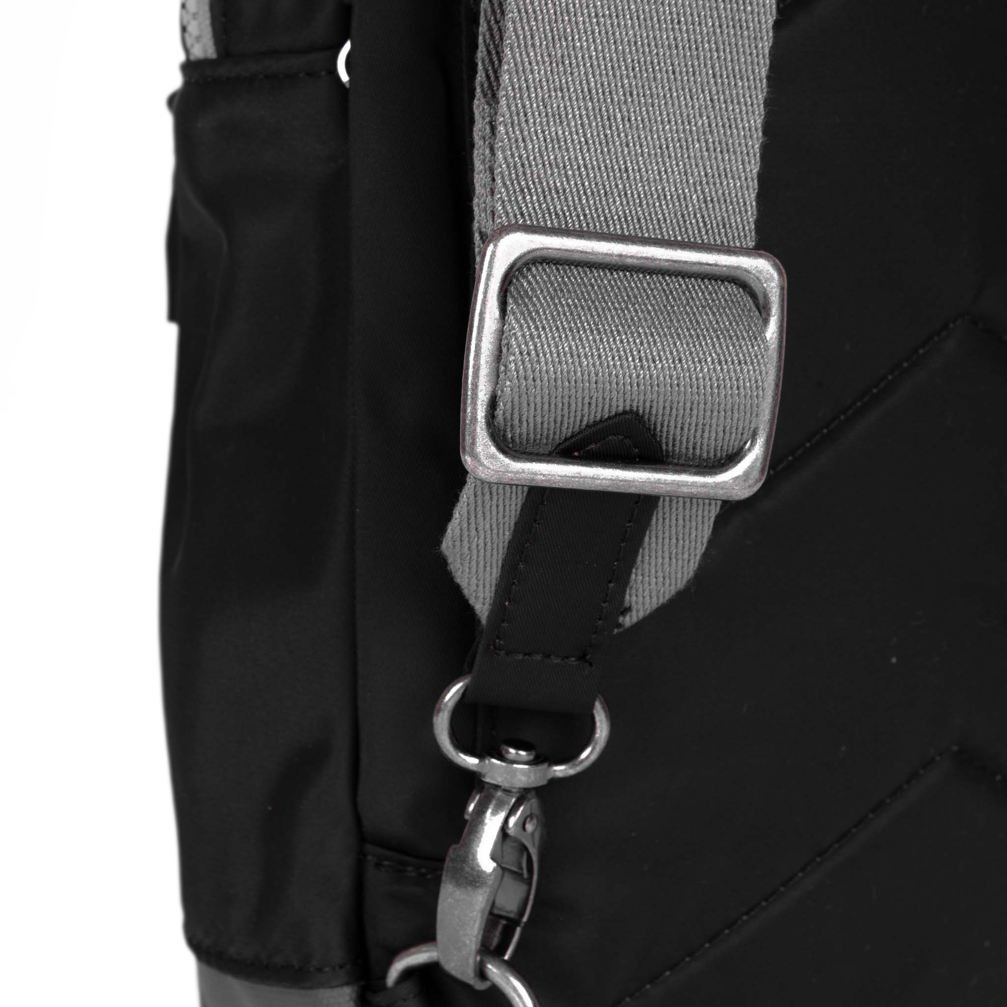 Roka London Willesden slingbag svart large 5 liter