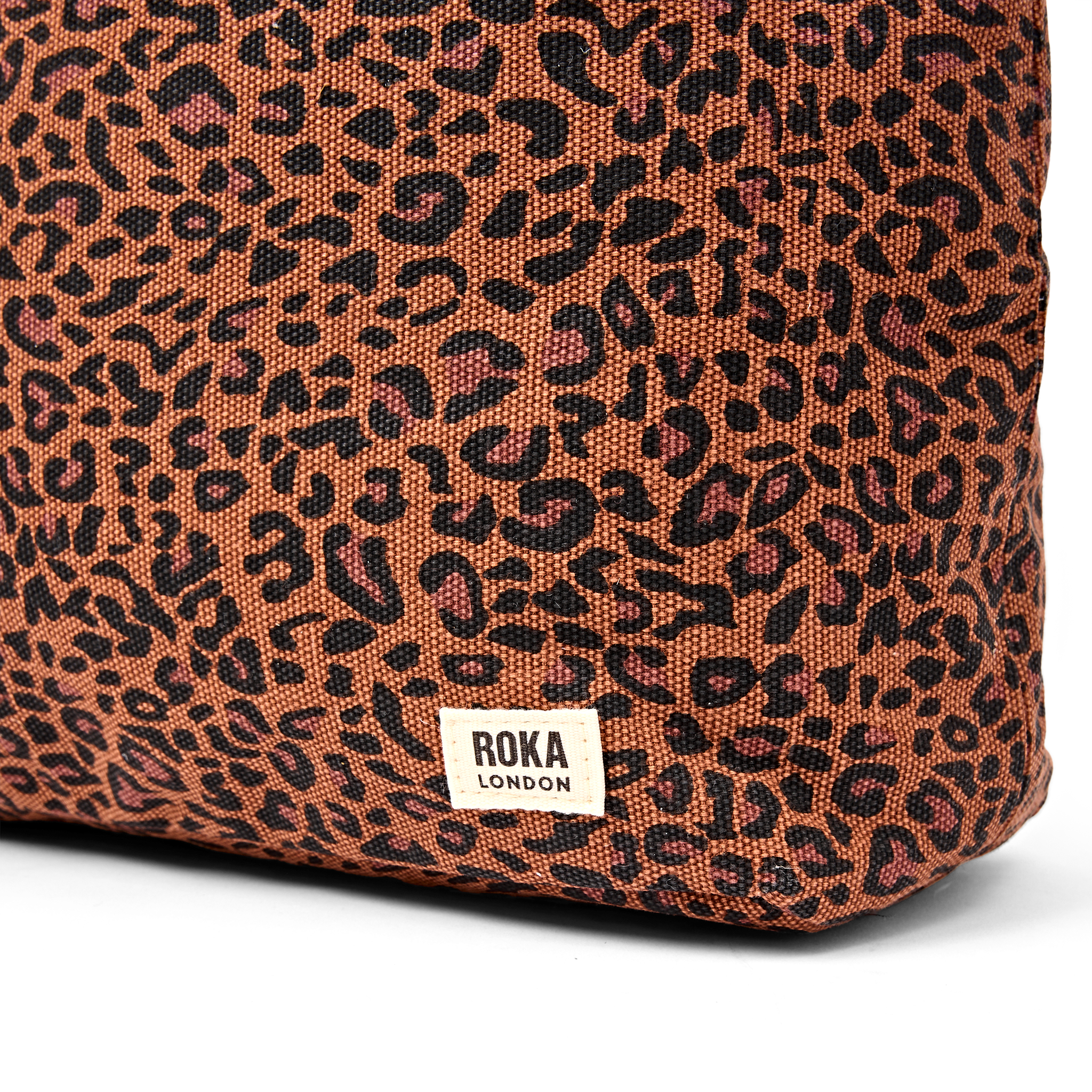 Roka London Hoxton Large skulderveske leopard vanntett