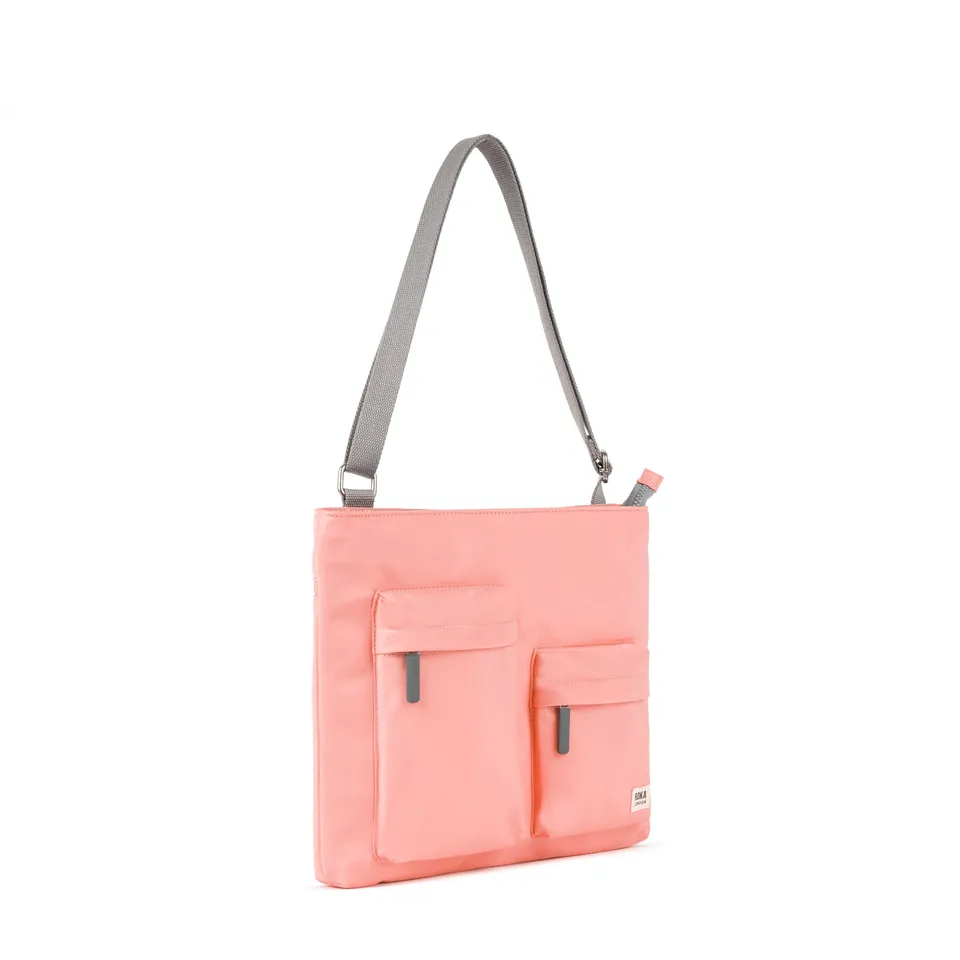Roka London Moorgate Medium messenger 3,2 liter punch