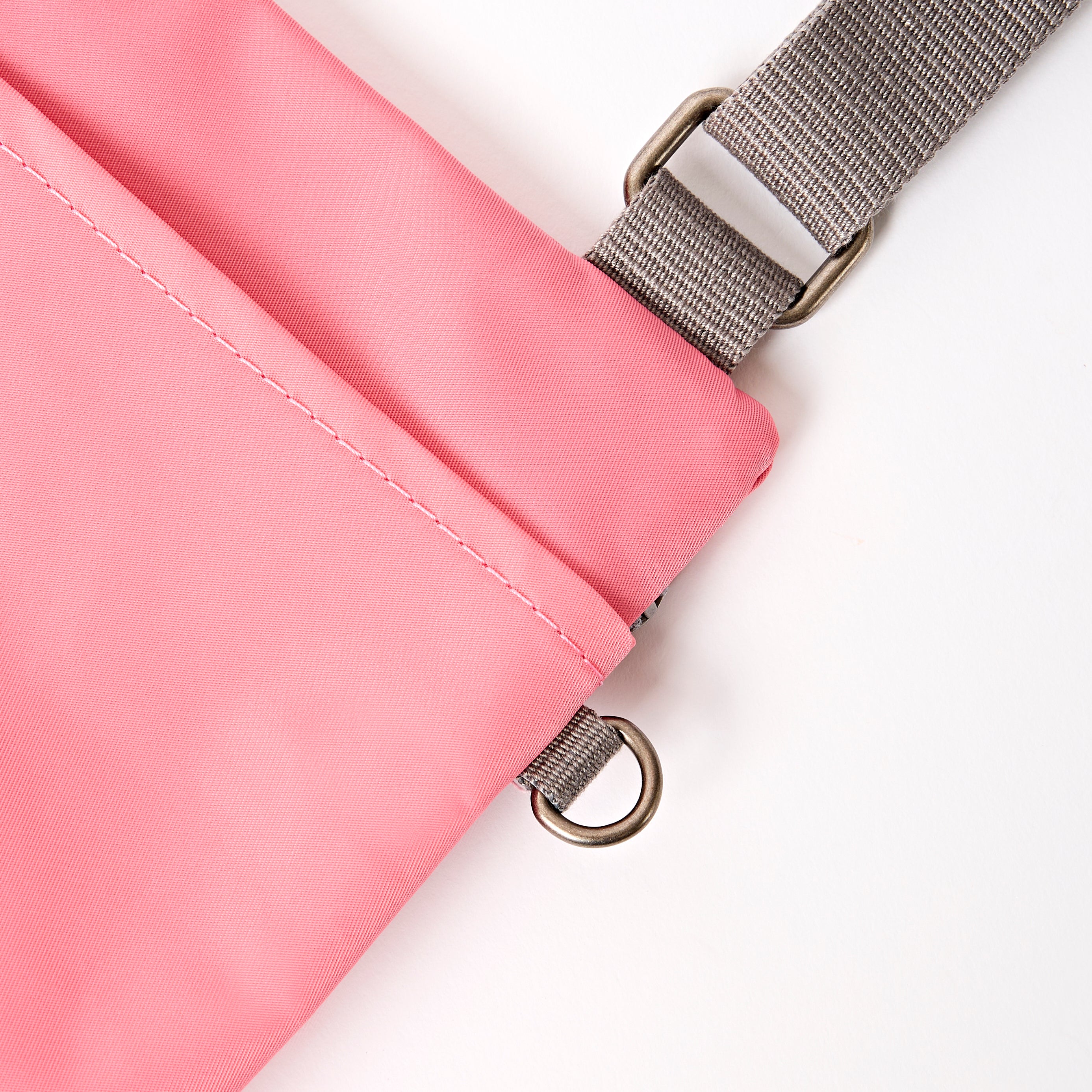 Roka London Chelsea B Medium crossbody Pink Lemonade 0,6 L