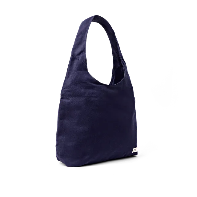 Roka London Hoxton Large skulderveske navy blue vanntett canvas