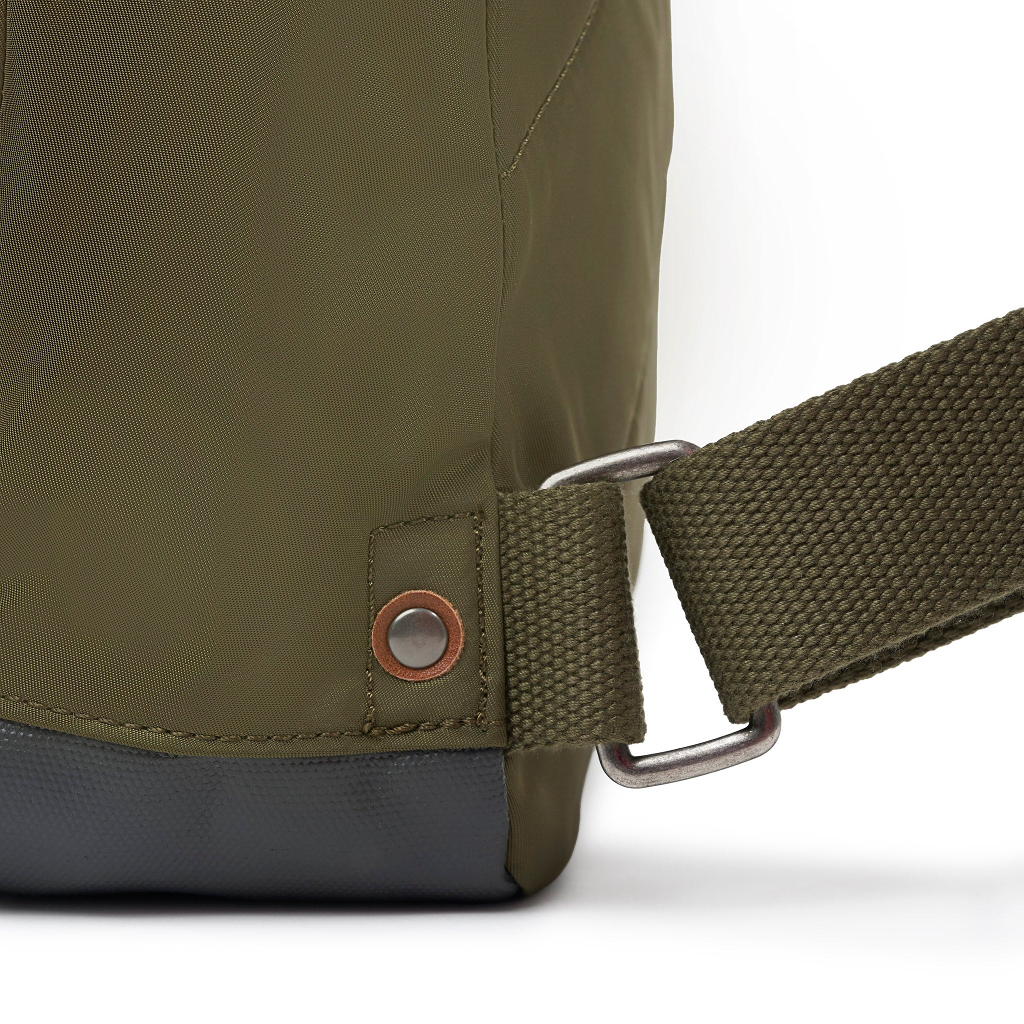 Roka London Bantry Small ryggsekk military 7,4 liter slitesterk