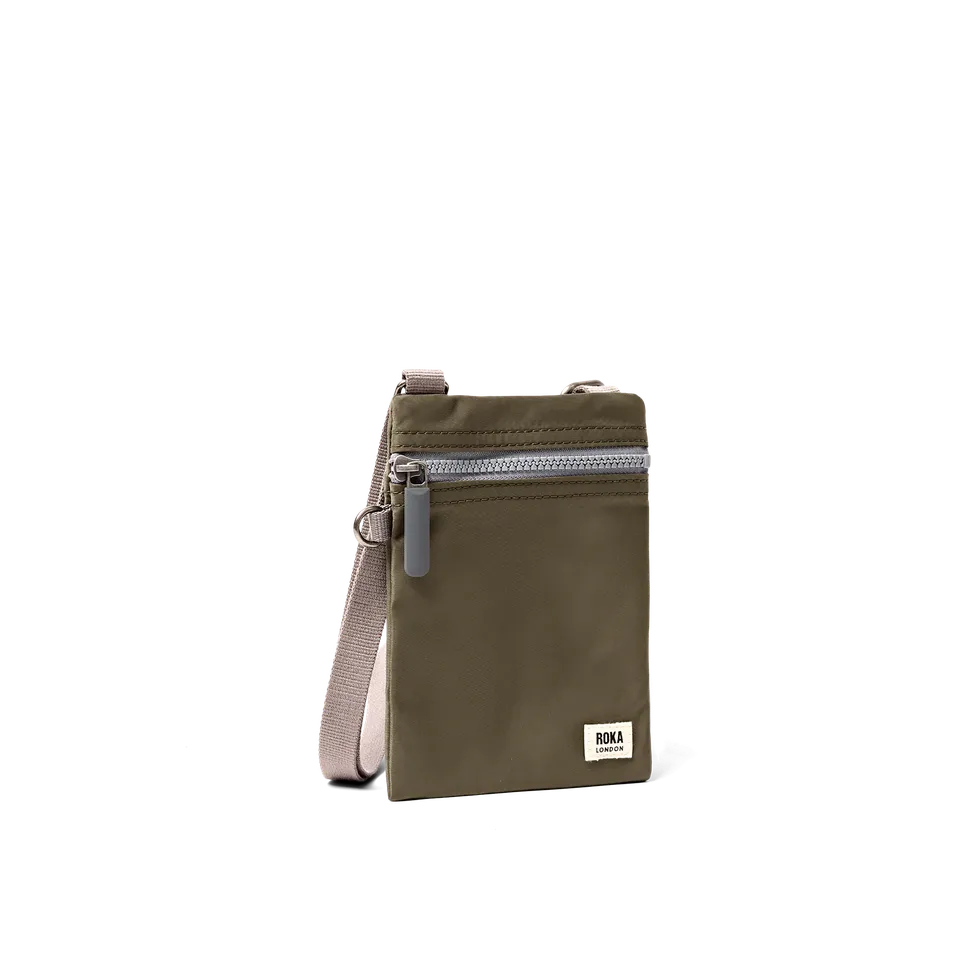 Roka London Chelsea Pocket Sling skulderveske Army Extra Small værbestandig