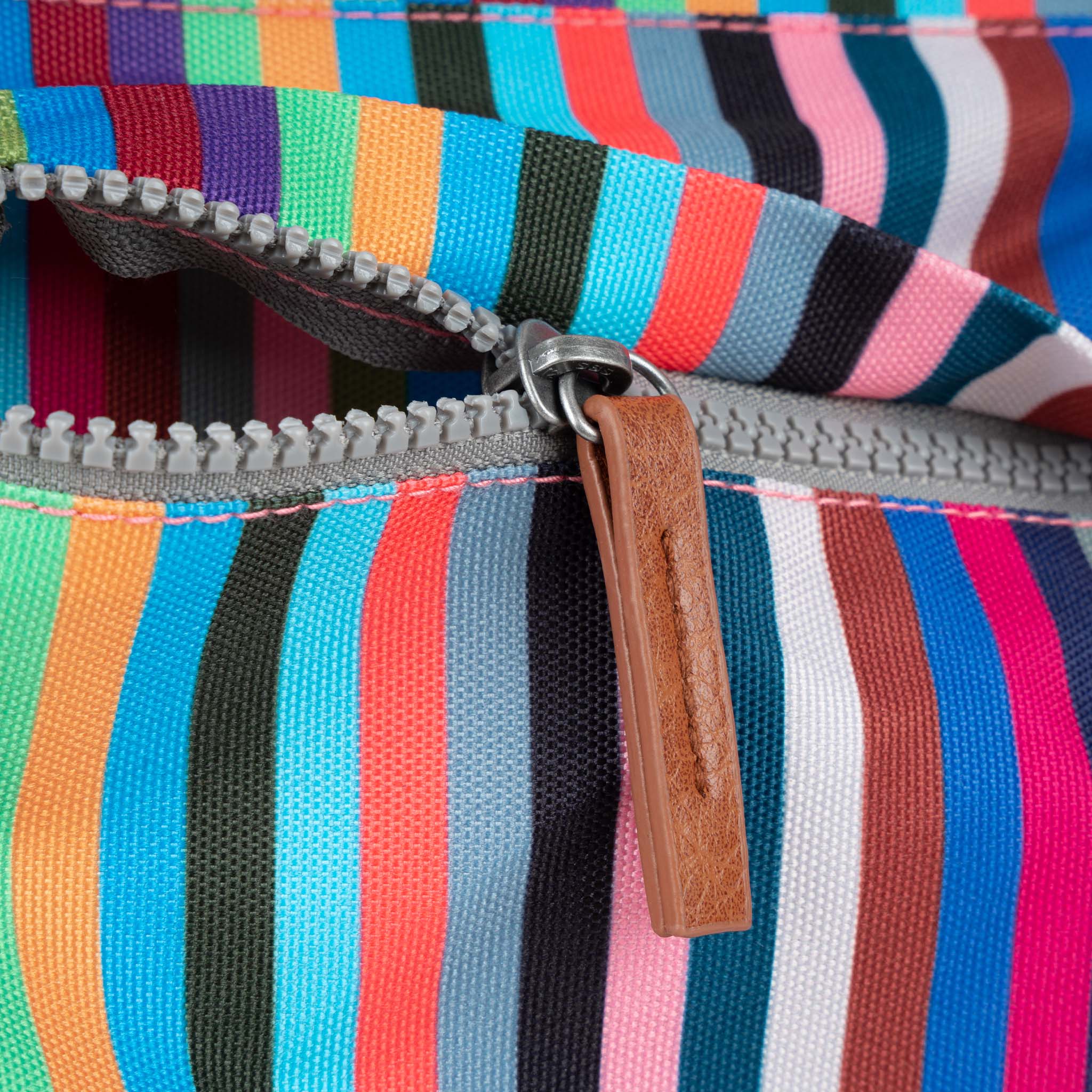 Roka London Kennington skulderveske Multi Stripe Medium 2,7 liter