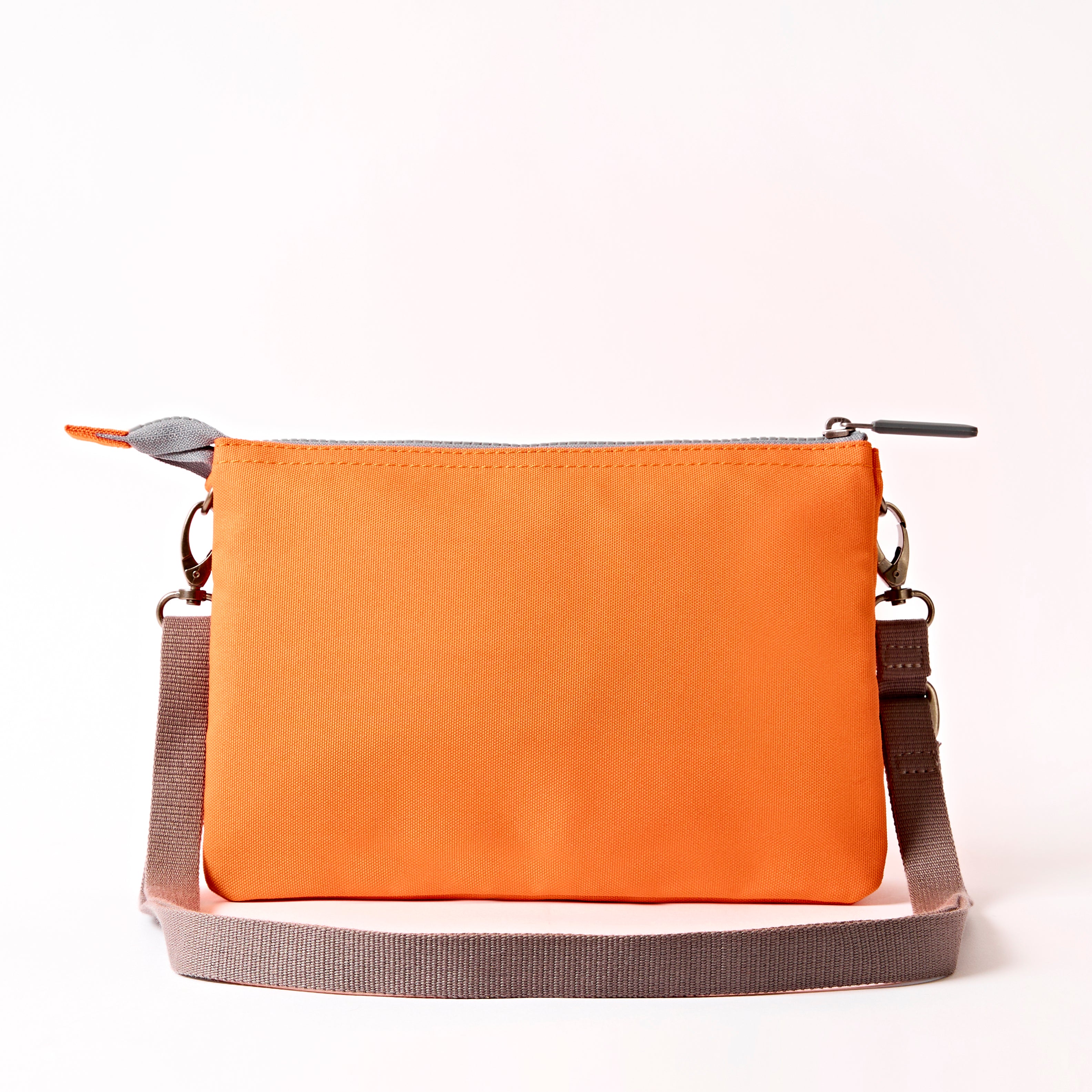 Roka London Carnaby crossbody XL oransje 0,5 liter