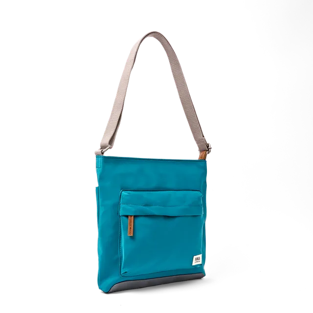 Roka London Kennington crossbody skulderveske Medium North Sea vanntett