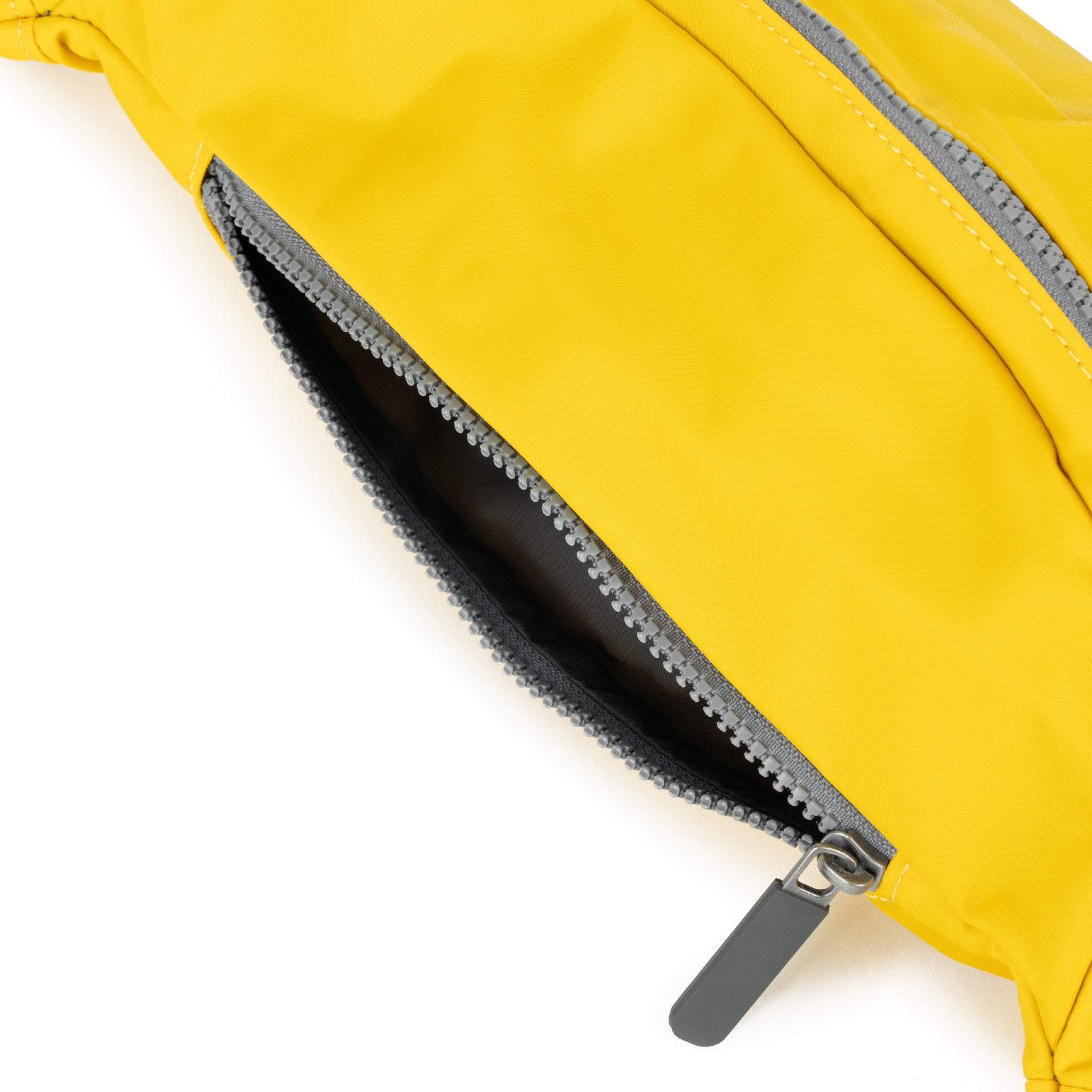 Roka London Jubilee Bag rumpetaske mustard 3,2 liter