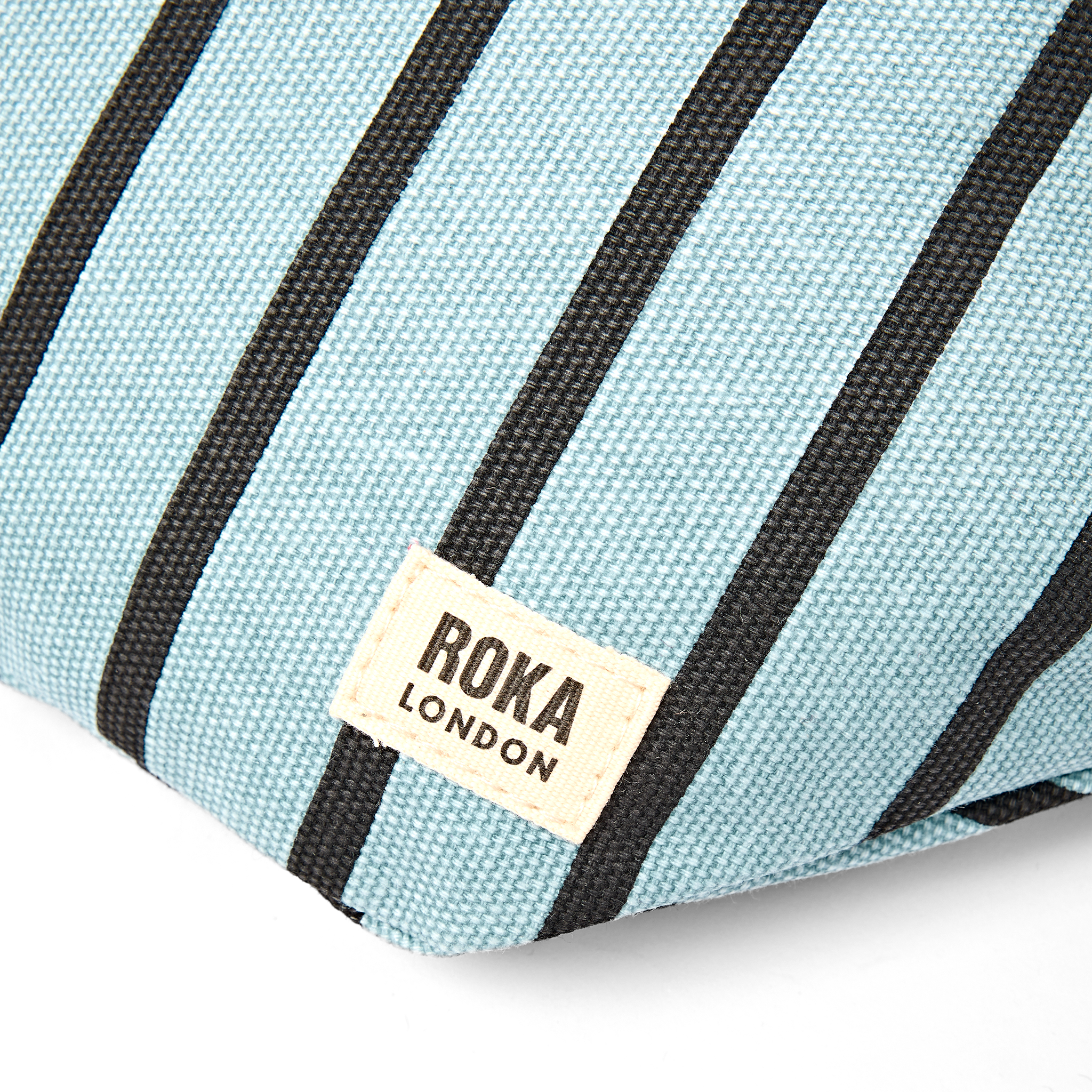 Roka London Mill Hill crossbody blå stripe small 3,7 liter